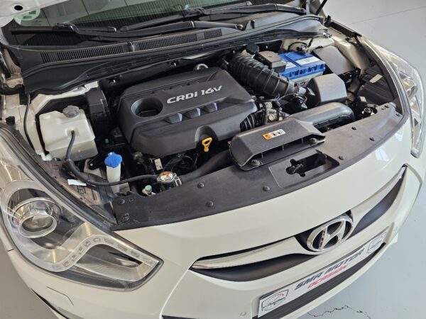 Hyundai i40 CW 1.7 CRDi 136 Tecno Xenon Sky - Imagen 20