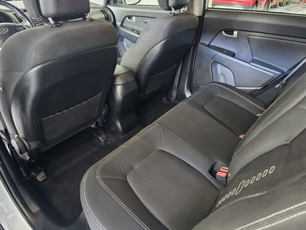 Kia Sportage 2.0 CRDi Drive 4x4 - Imagen 14