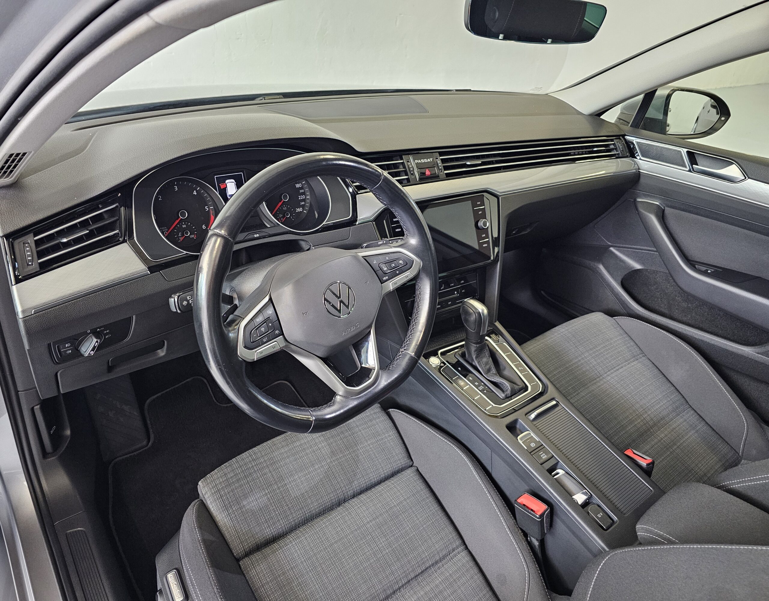 Volkswagen Passat Variant Executive 2.0 TDI EVO 150CV DSG7 - Imagen 10