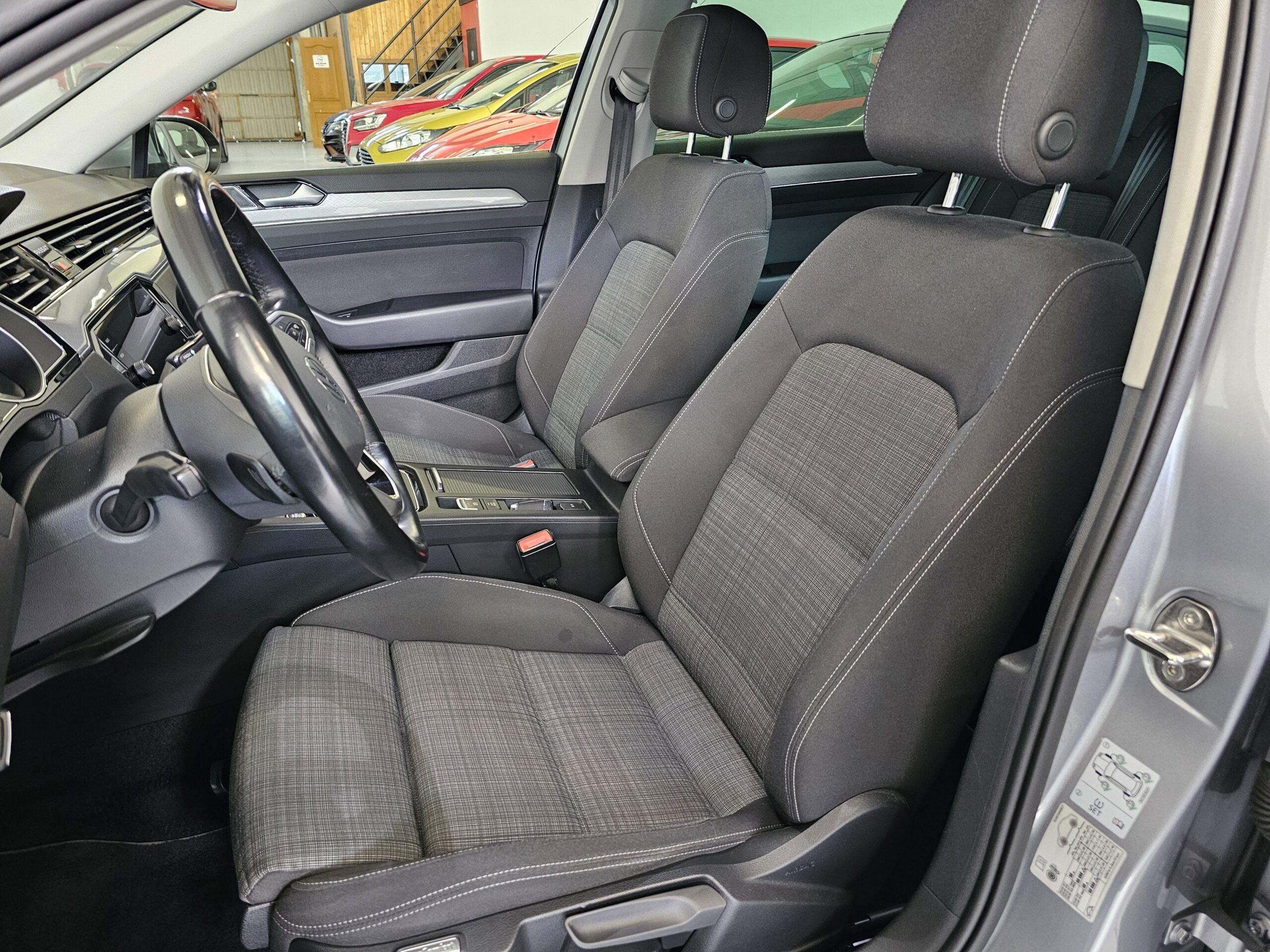 Volkswagen Passat Variant Executive 2.0 TDI EVO 150CV DSG7 - Imagen 11