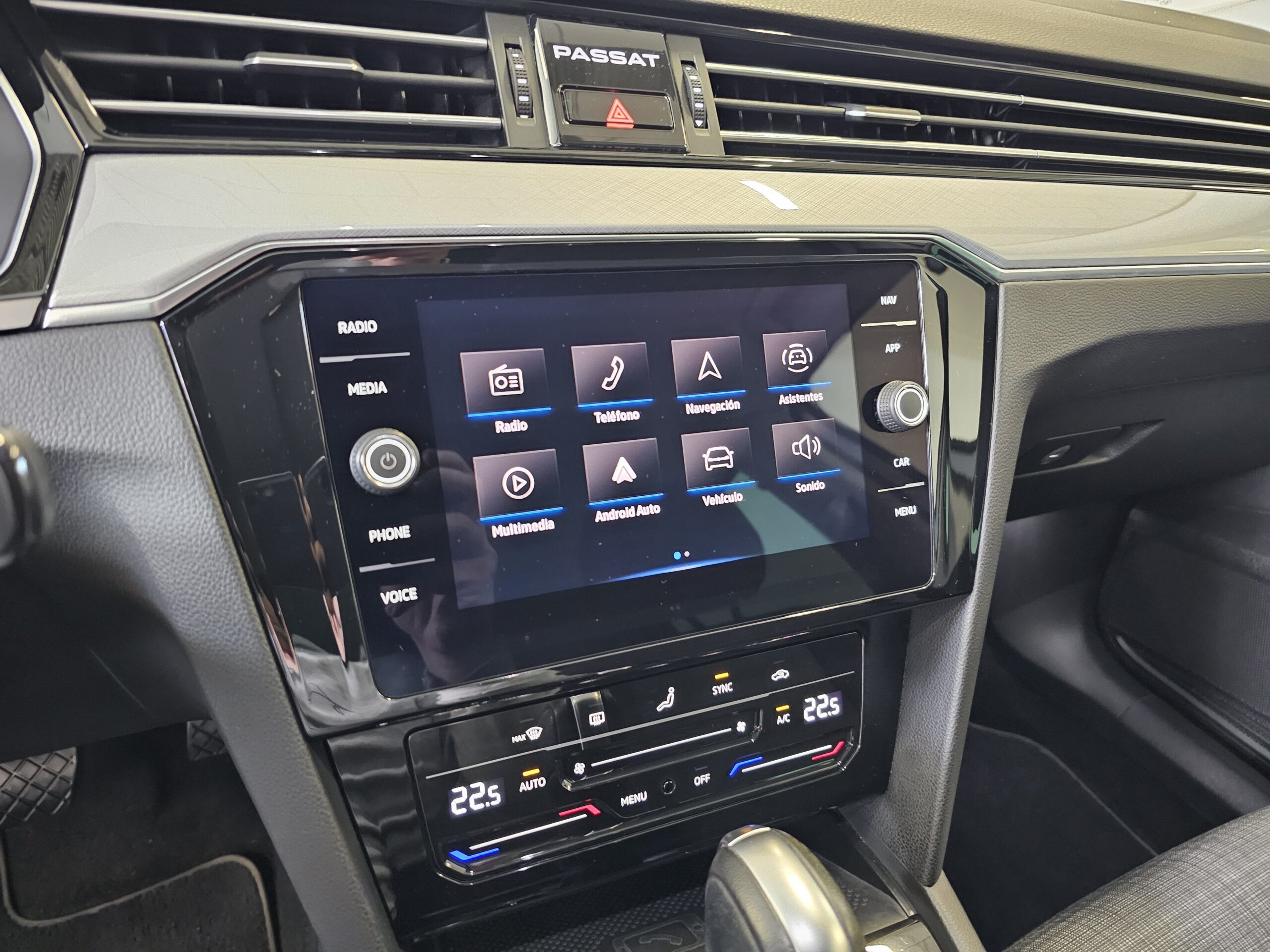 Volkswagen Passat Variant Executive 2.0 TDI EVO 150CV DSG7 - Imagen 14