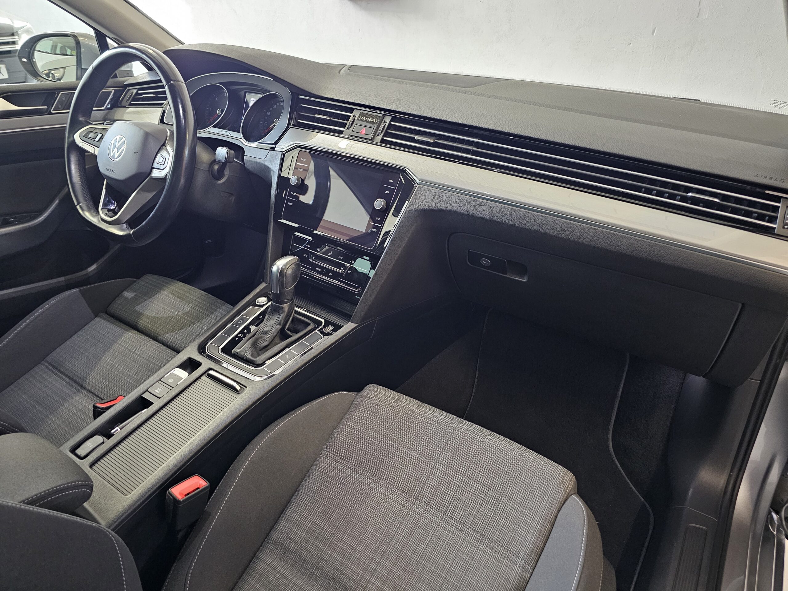 Volkswagen Passat Variant Executive 2.0 TDI EVO 150CV DSG7 - Imagen 23