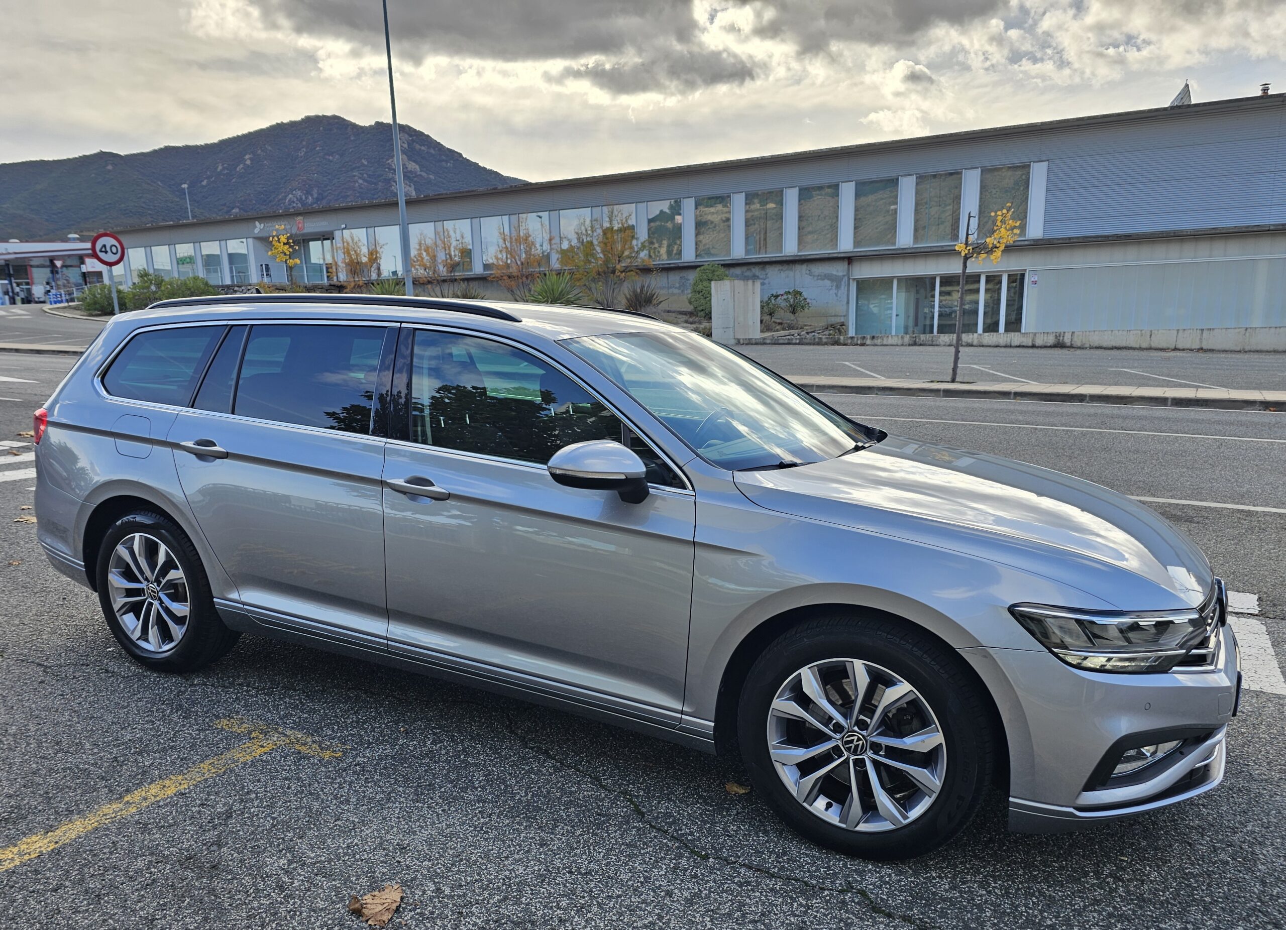 Volkswagen Passat Variant Executive 2.0 TDI EVO 150CV DSG7 - Imagen 31