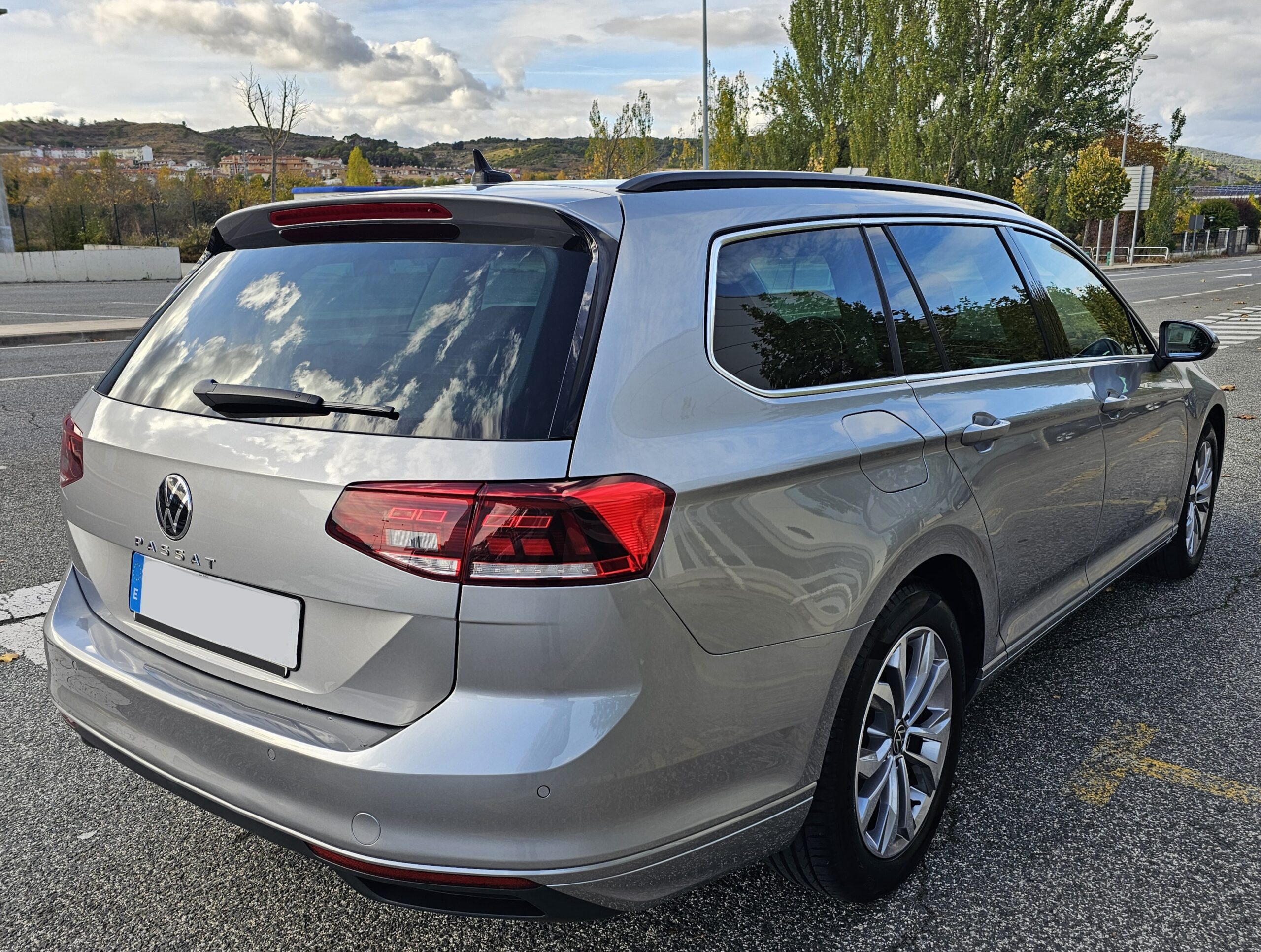 Volkswagen Passat Variant Executive 2.0 TDI EVO 150CV DSG7 - Imagen 32