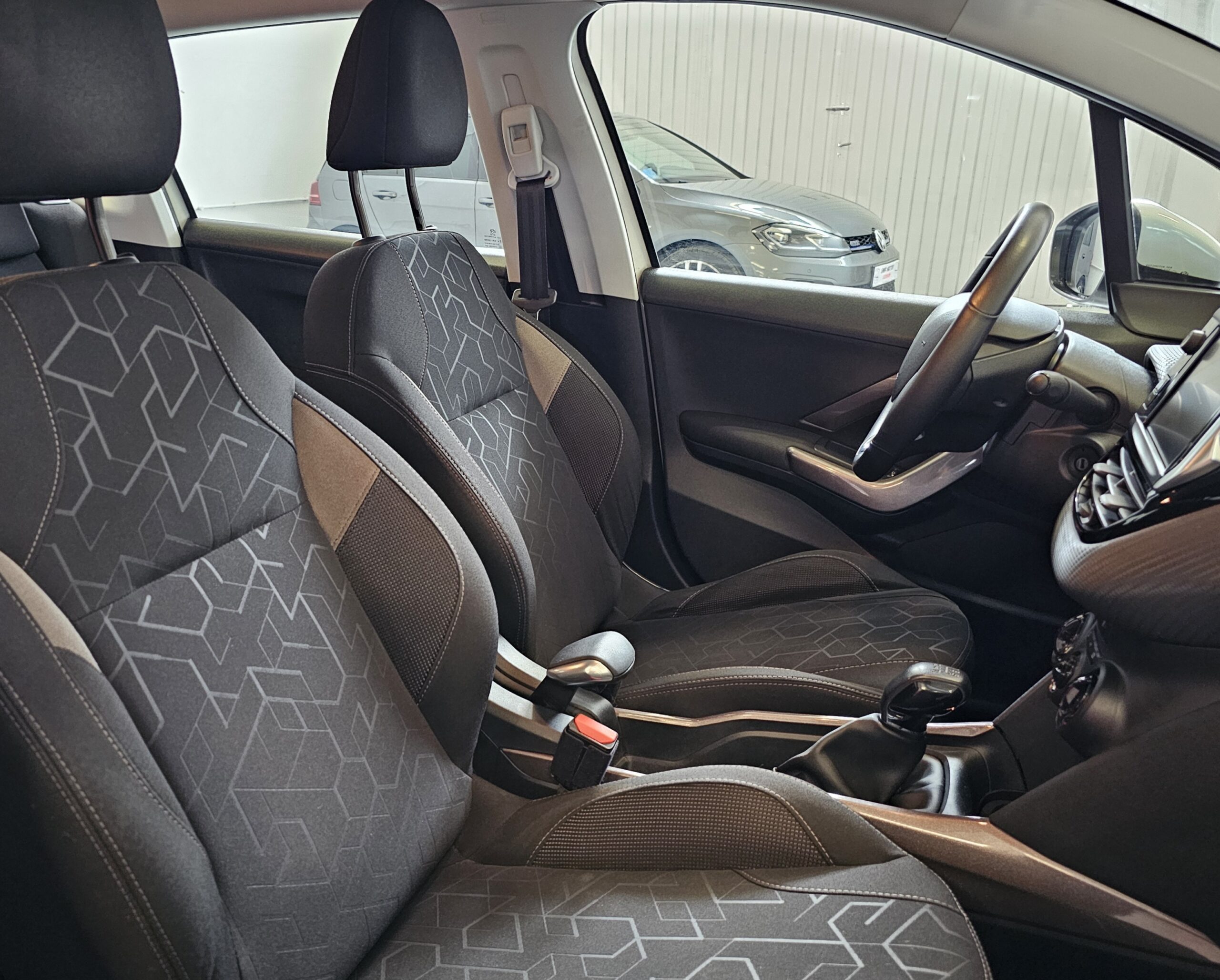 Peugeot 2008 1.2 VTi Active - Imagen 26