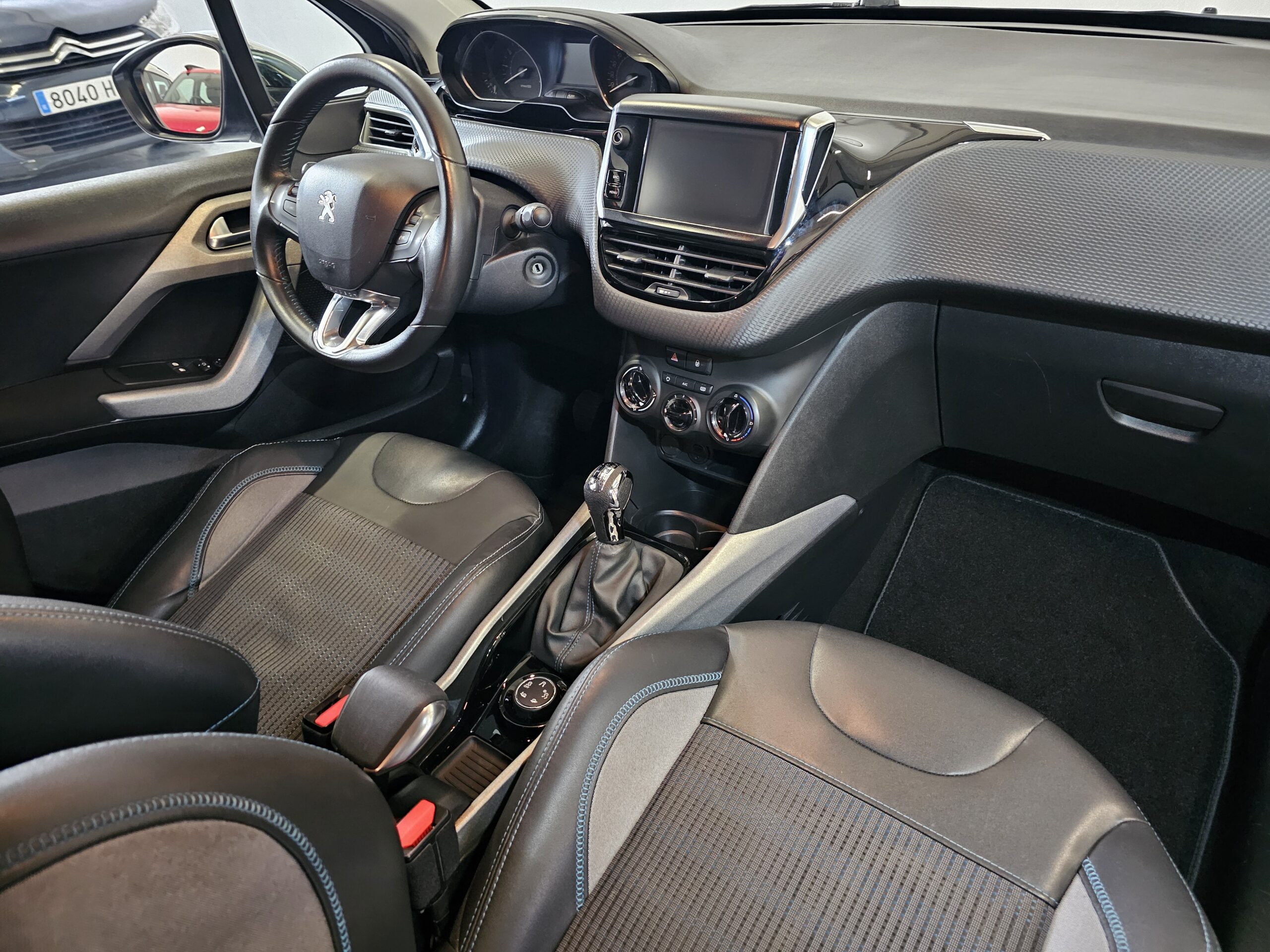 Peugeot 2008 1.2 PureTech 110cv Urban Move - Imagen 21