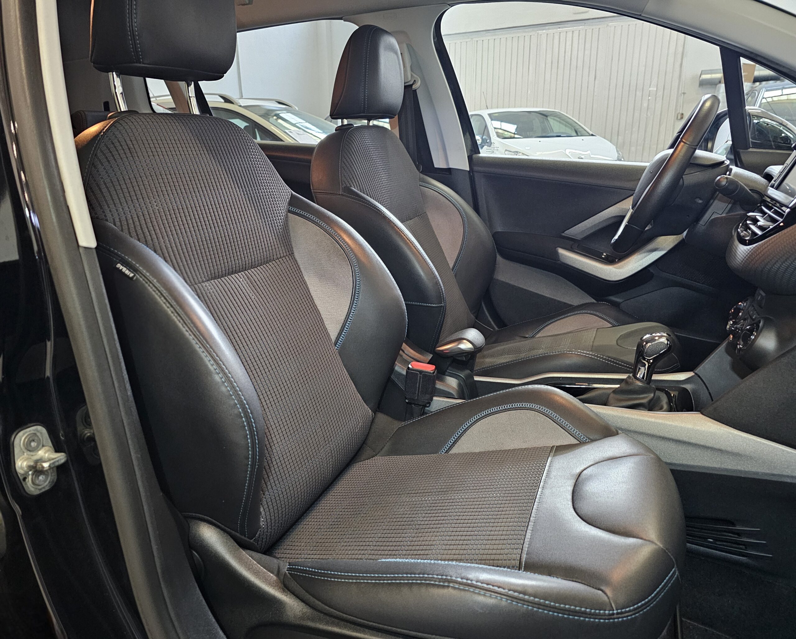 Peugeot 2008 1.2 PureTech 110cv Urban Move - Imagen 22