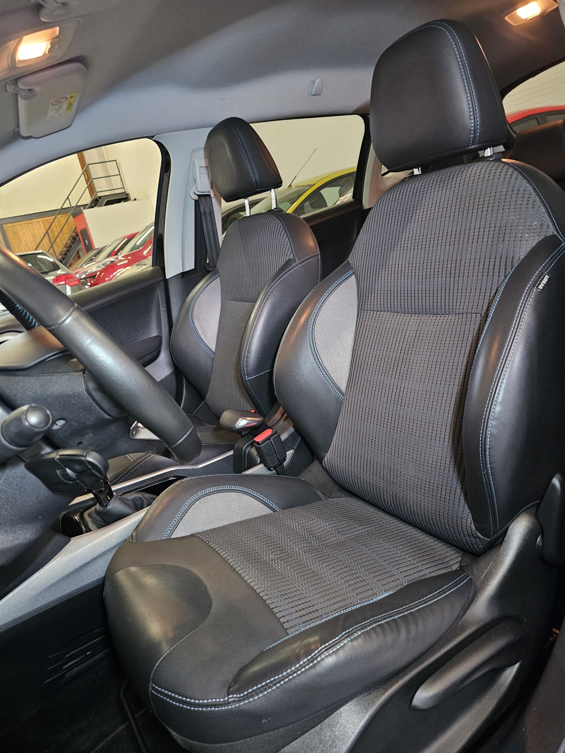 Peugeot 2008 1.2 PureTech 110cv Urban Move - Imagen 47