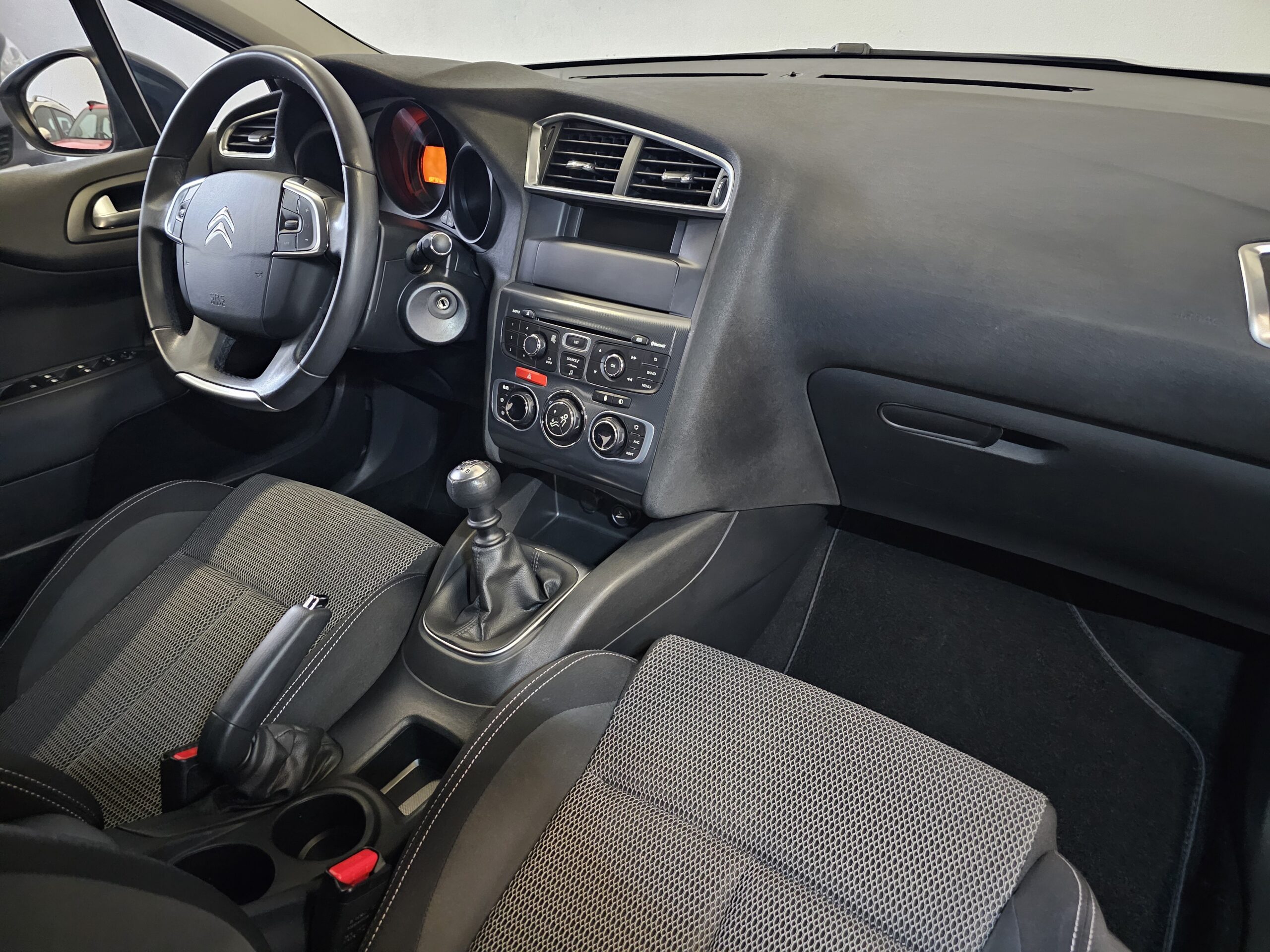 Citroen C4 1.6 e-HDi 115cv Collection - Imagen 22