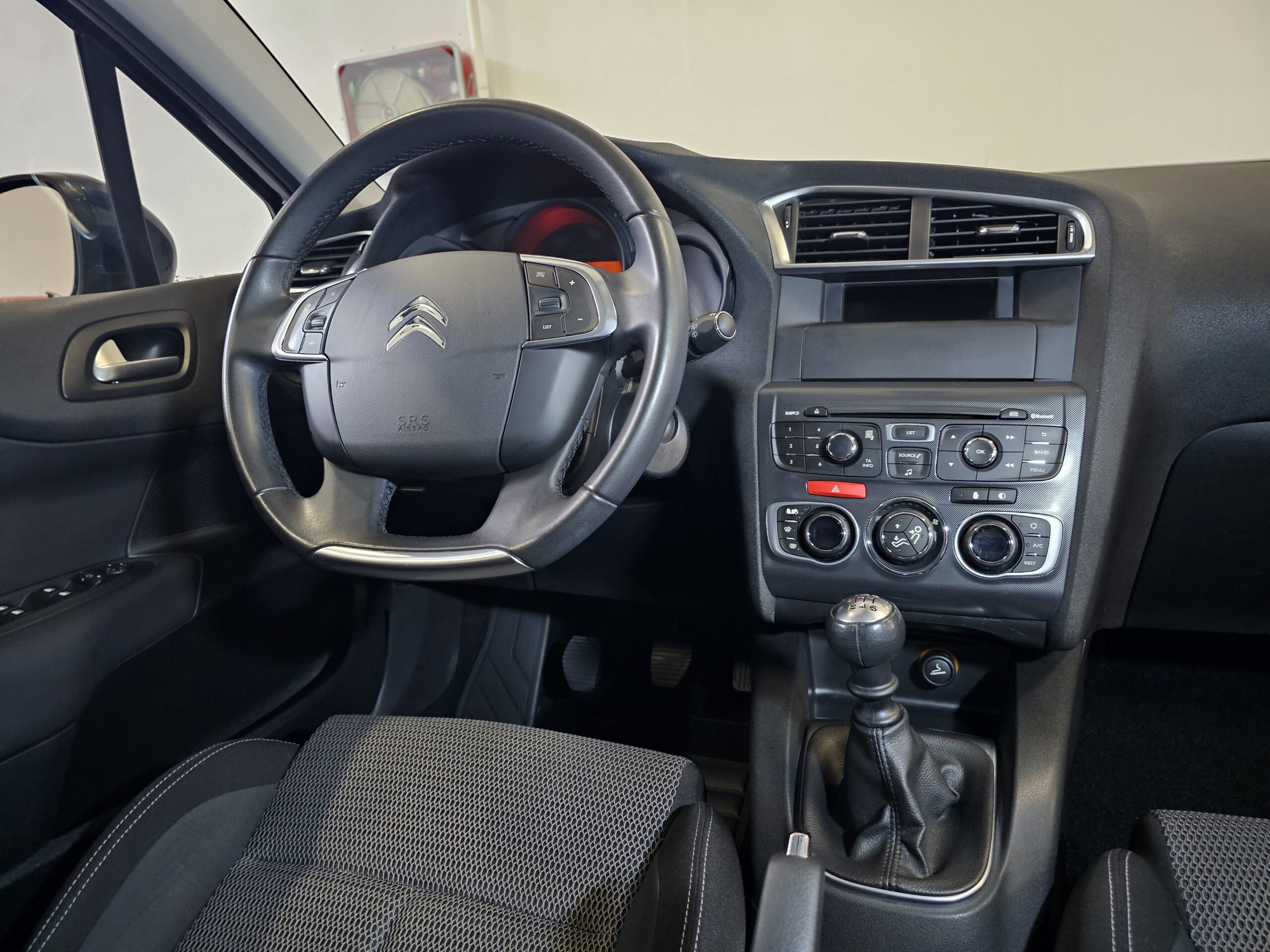 Citroen C4 1.6 e-HDi 115cv Collection - Imagen 24