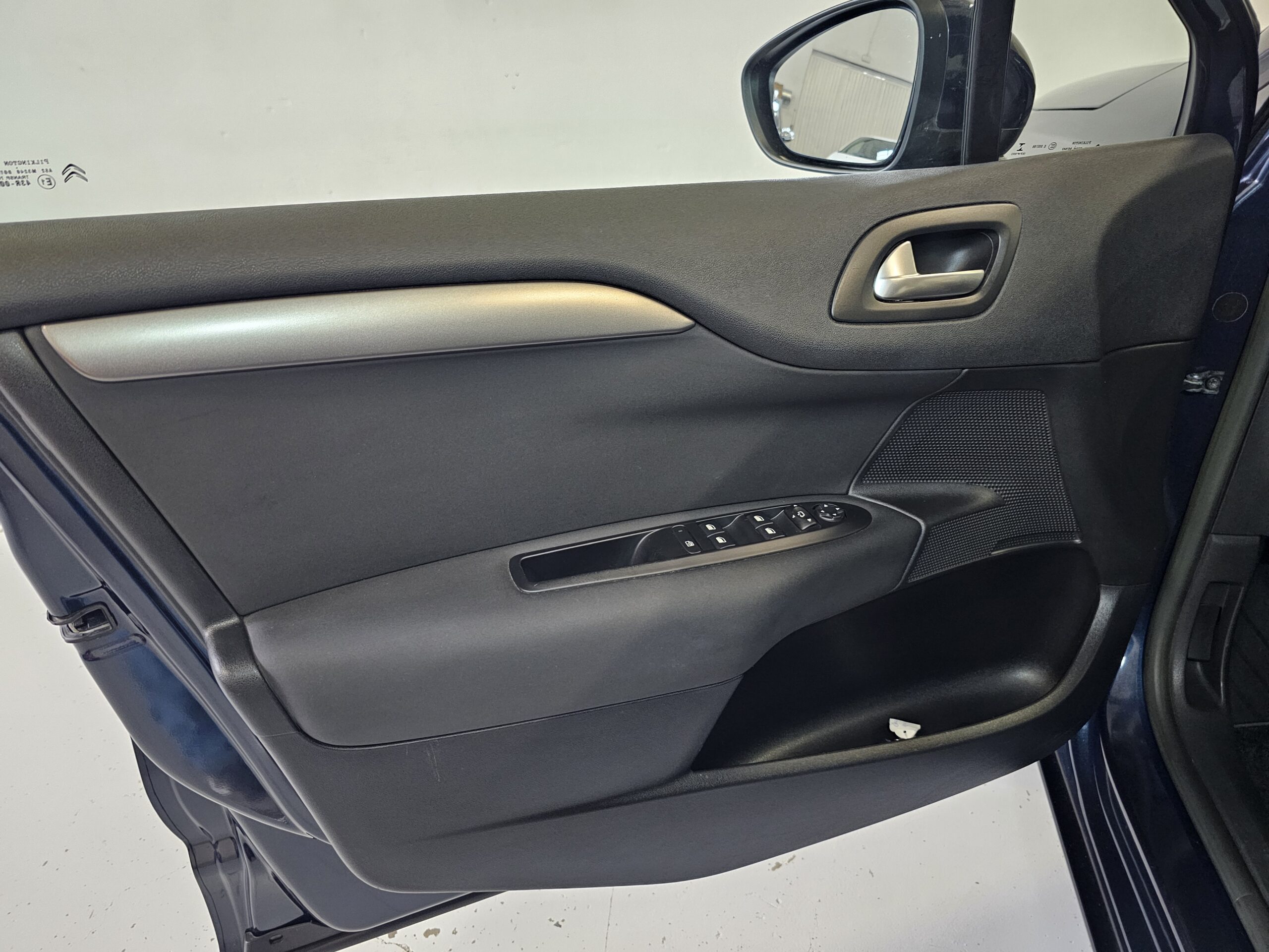 Citroen C4 1.6 e-HDi 115cv Collection - Imagen 26