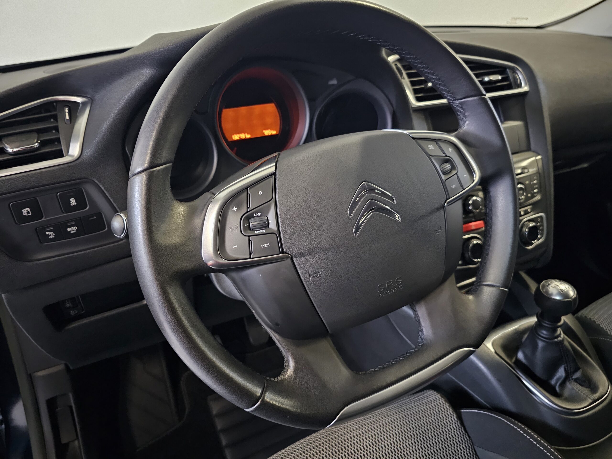 Citroen C4 1.6 e-HDi 115cv Collection - Imagen 28