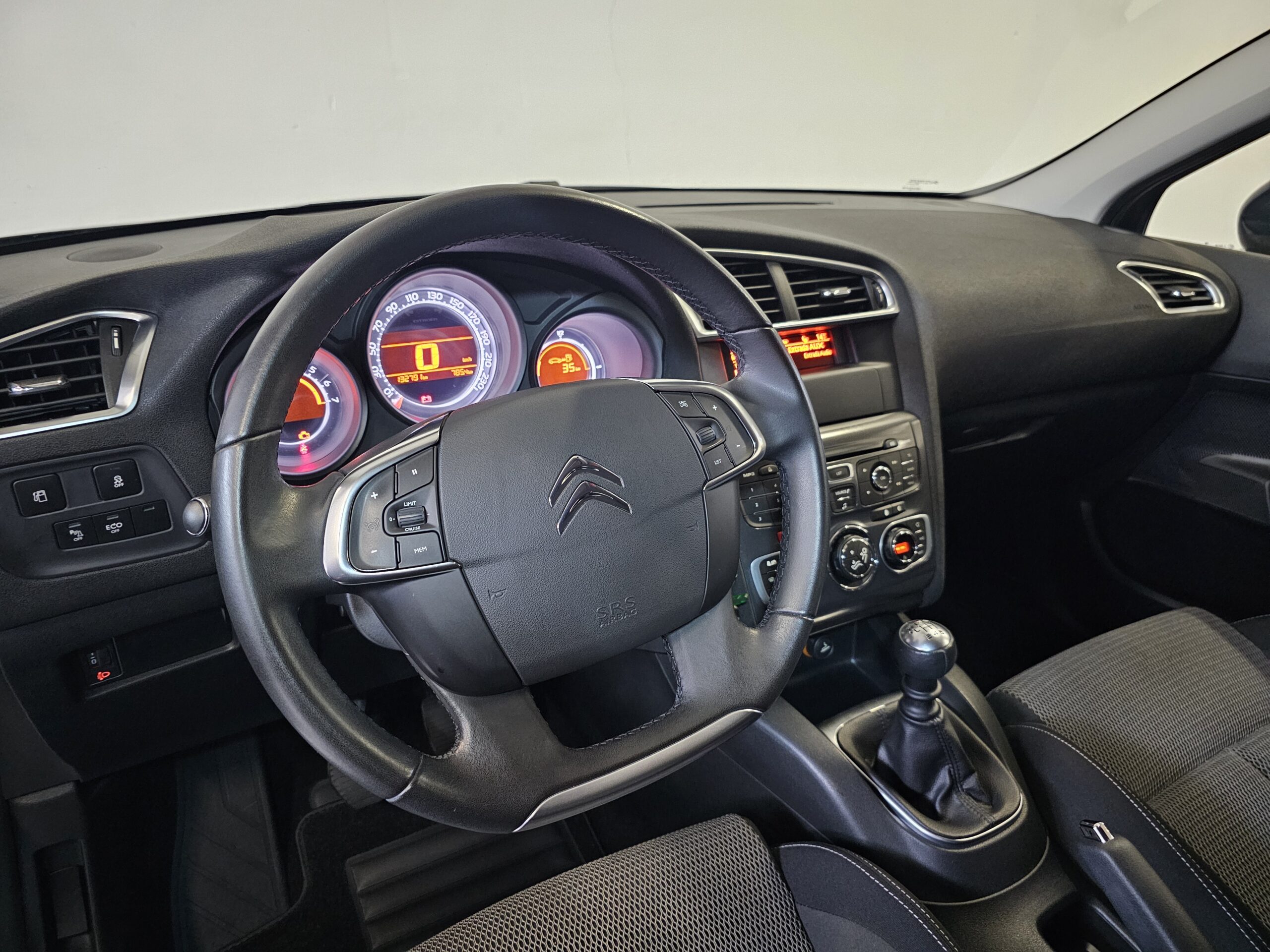 Citroen C4 1.6 e-HDi 115cv Collection - Imagen 33