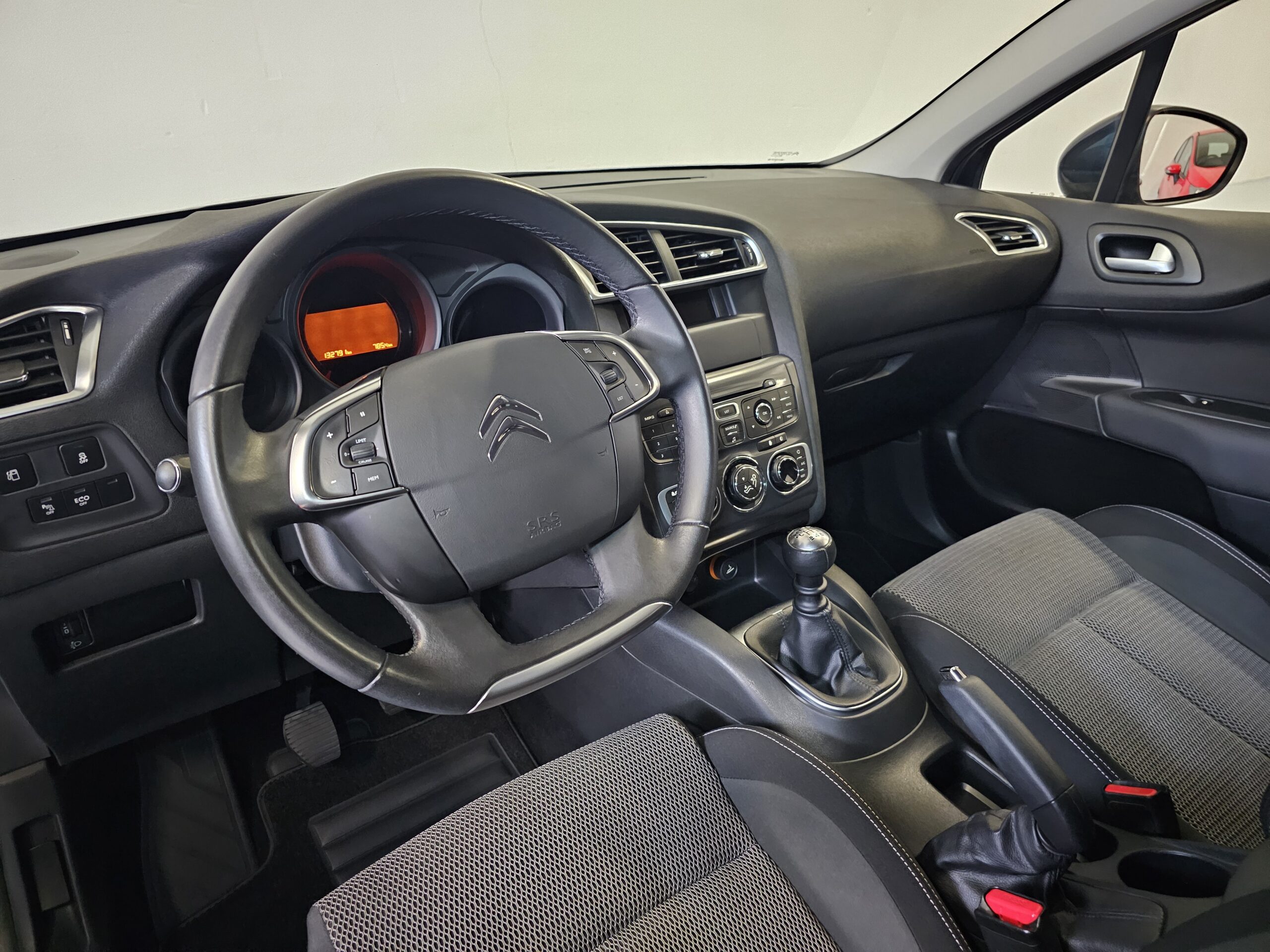 Citroen C4 1.6 e-HDi 115cv Collection - Imagen 8