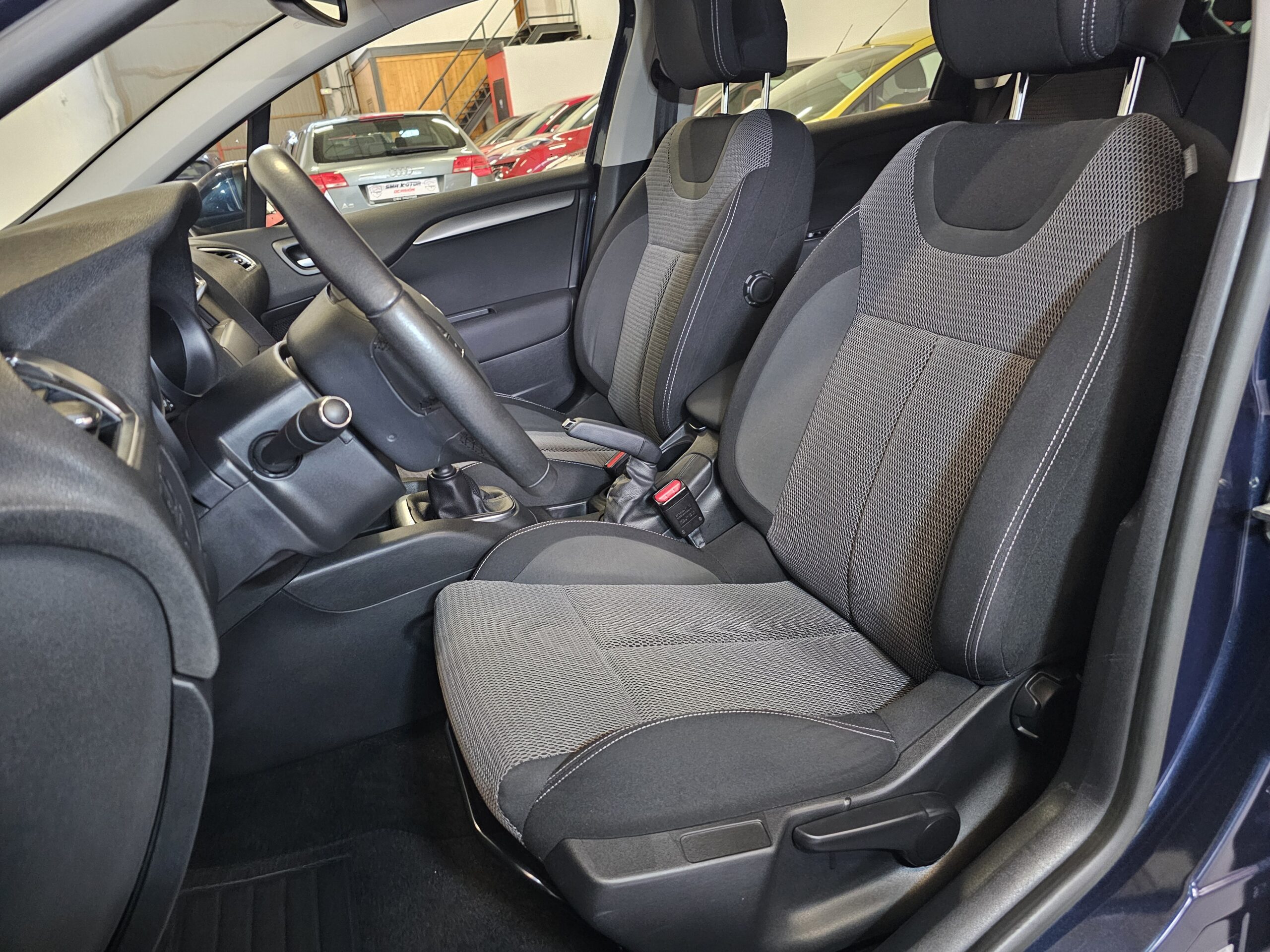 Citroen C4 1.6 e-HDi 115cv Collection - Imagen 9