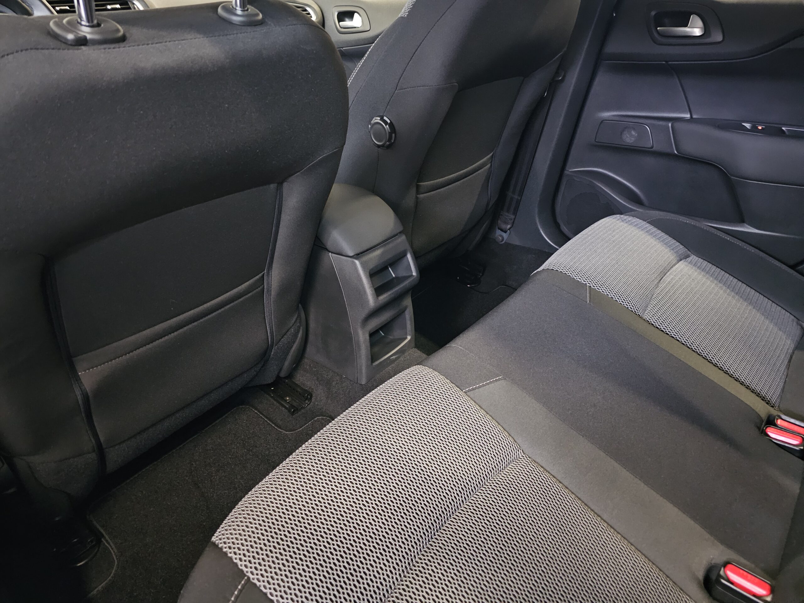 Citroen C4 1.6 e-HDi 115cv Collection - Imagen 10