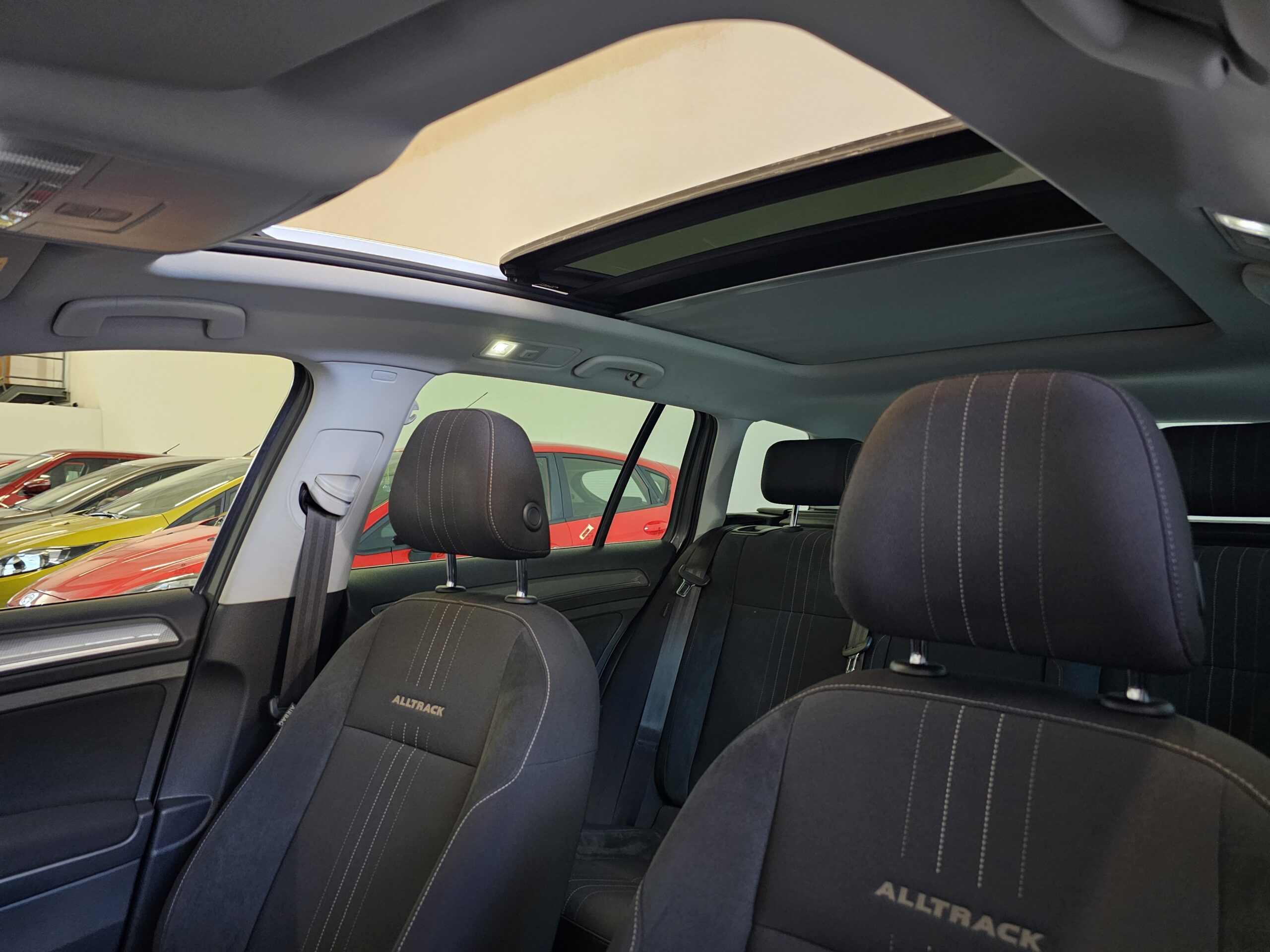 Volkswagen Golf VII ALLTRACK 2.0 TDI 185CV DSG 4Motion BlueMotion - Imagen 35