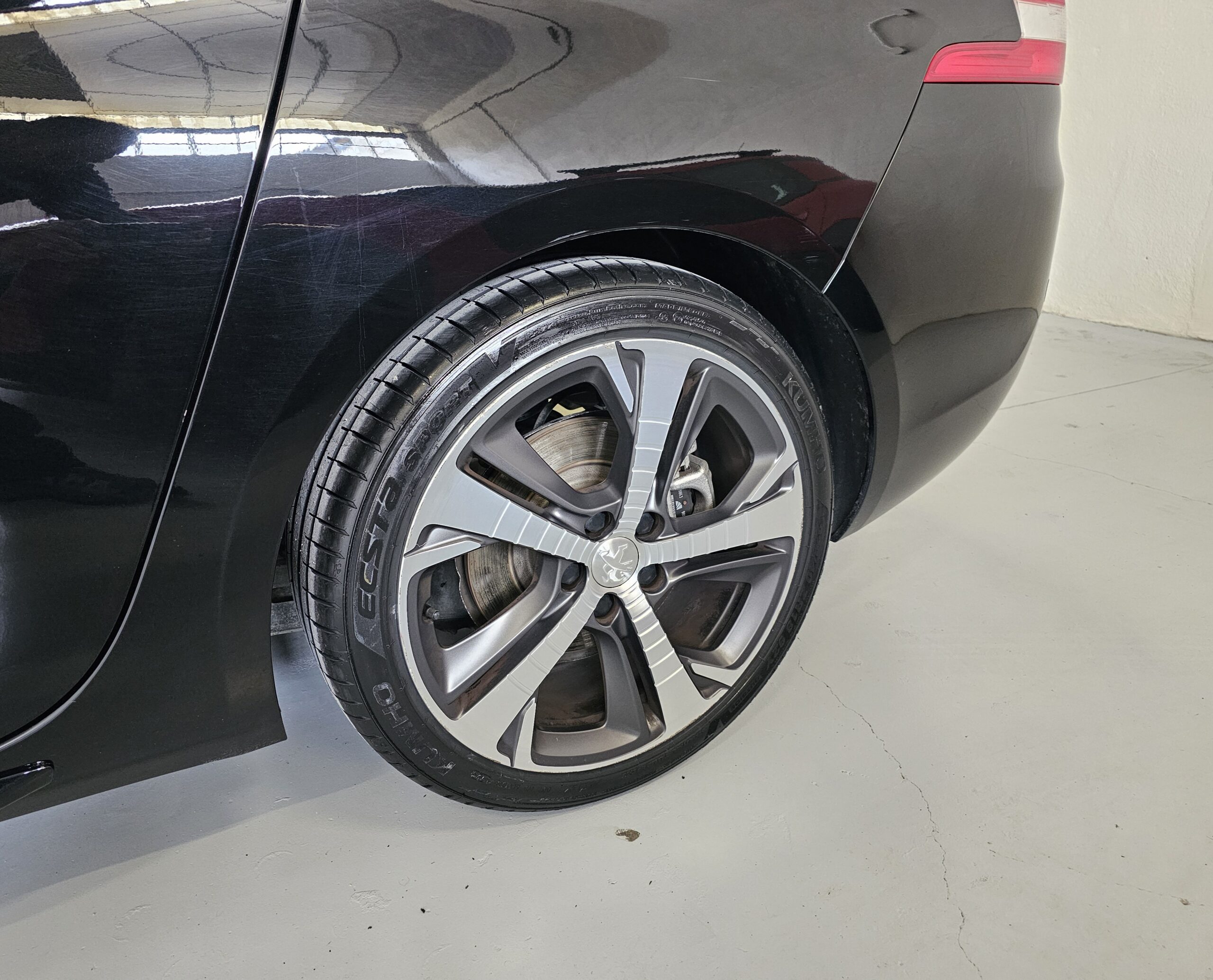 Peugeot 308 SW GT BlueHDI 180CV EAT8 - Imagen 11