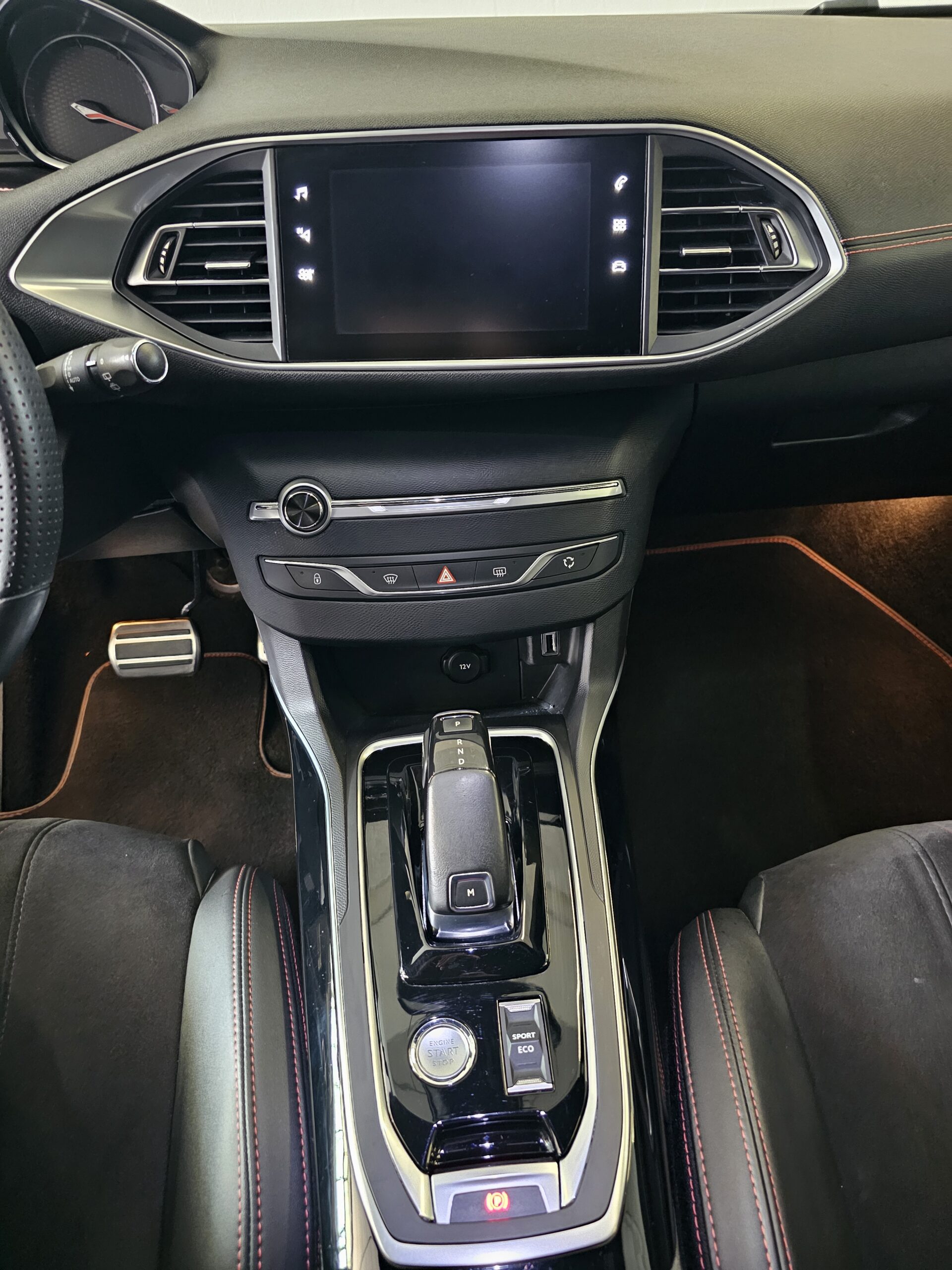 Peugeot 308 SW GT BlueHDI 180CV EAT8 - Imagen 26