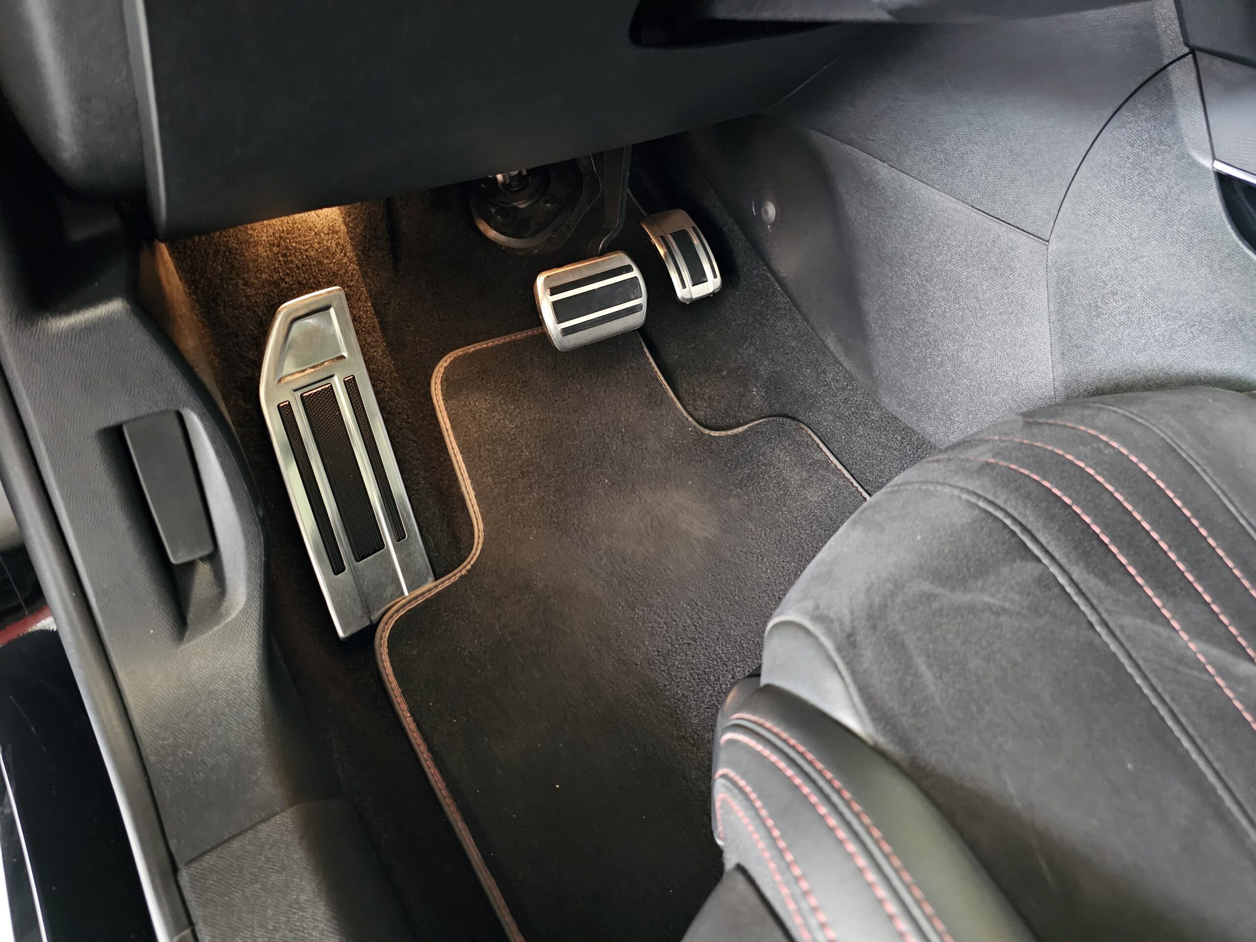 Peugeot 308 SW GT BlueHDI 180CV EAT8 - Imagen 39