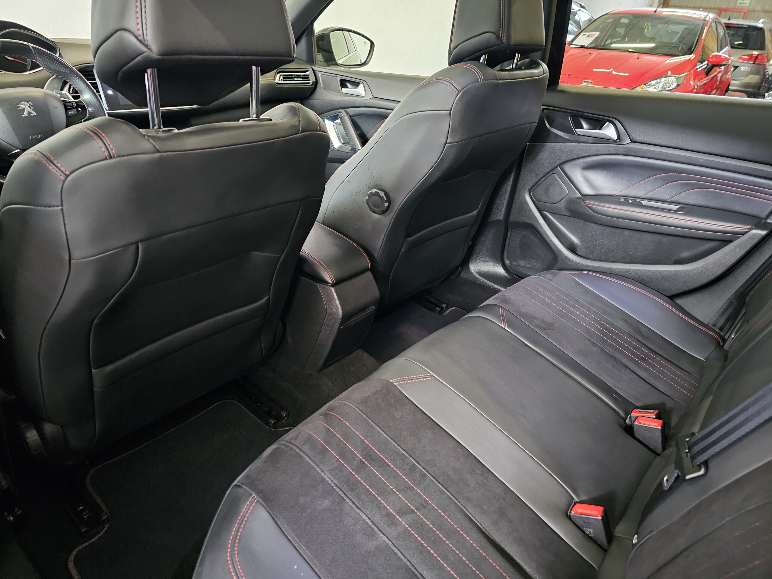 Peugeot 308 SW GT BlueHDI 180CV EAT8 - Imagen 40