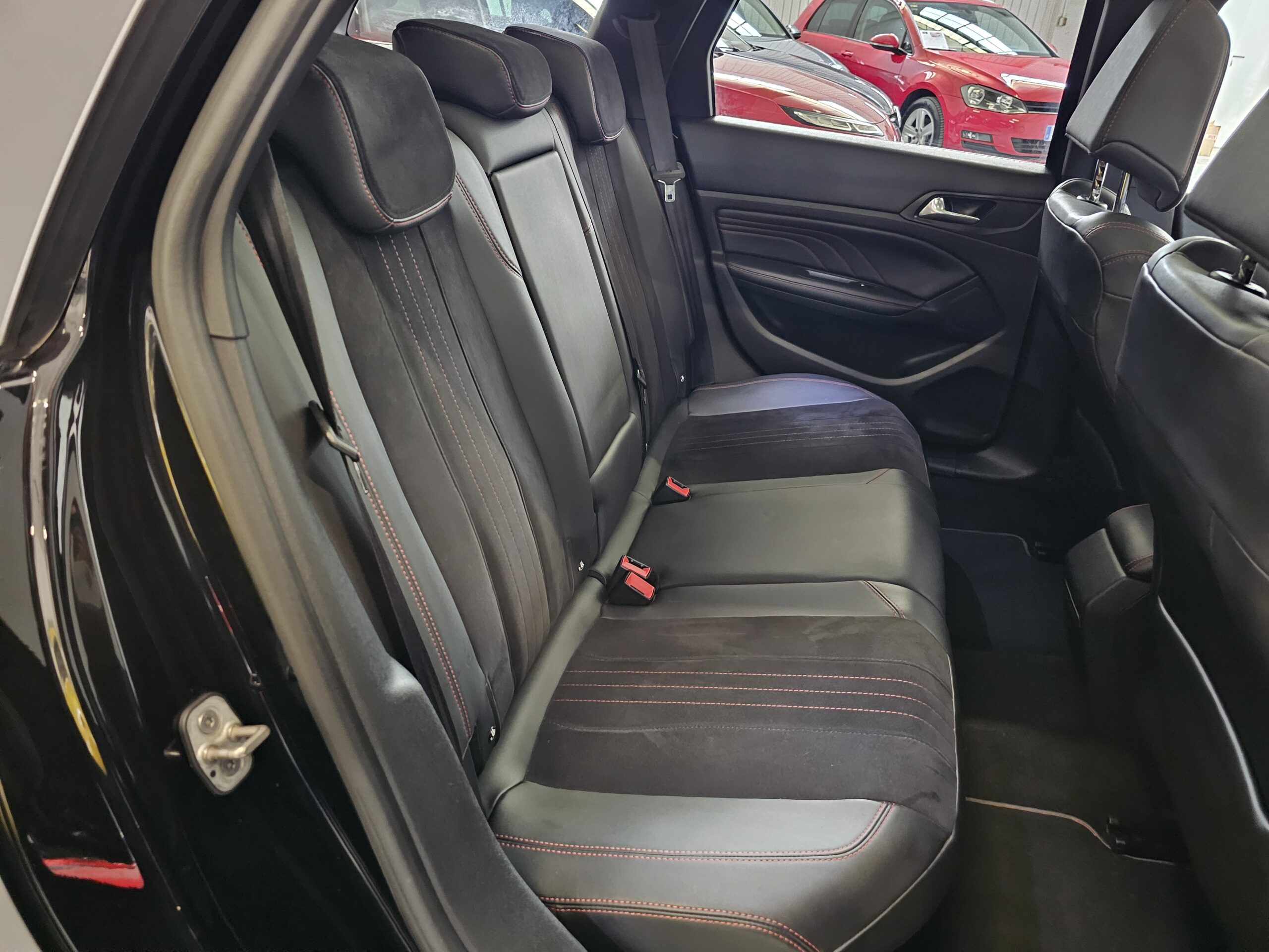 Peugeot 308 SW GT BlueHDI 180CV EAT8 - Imagen 43