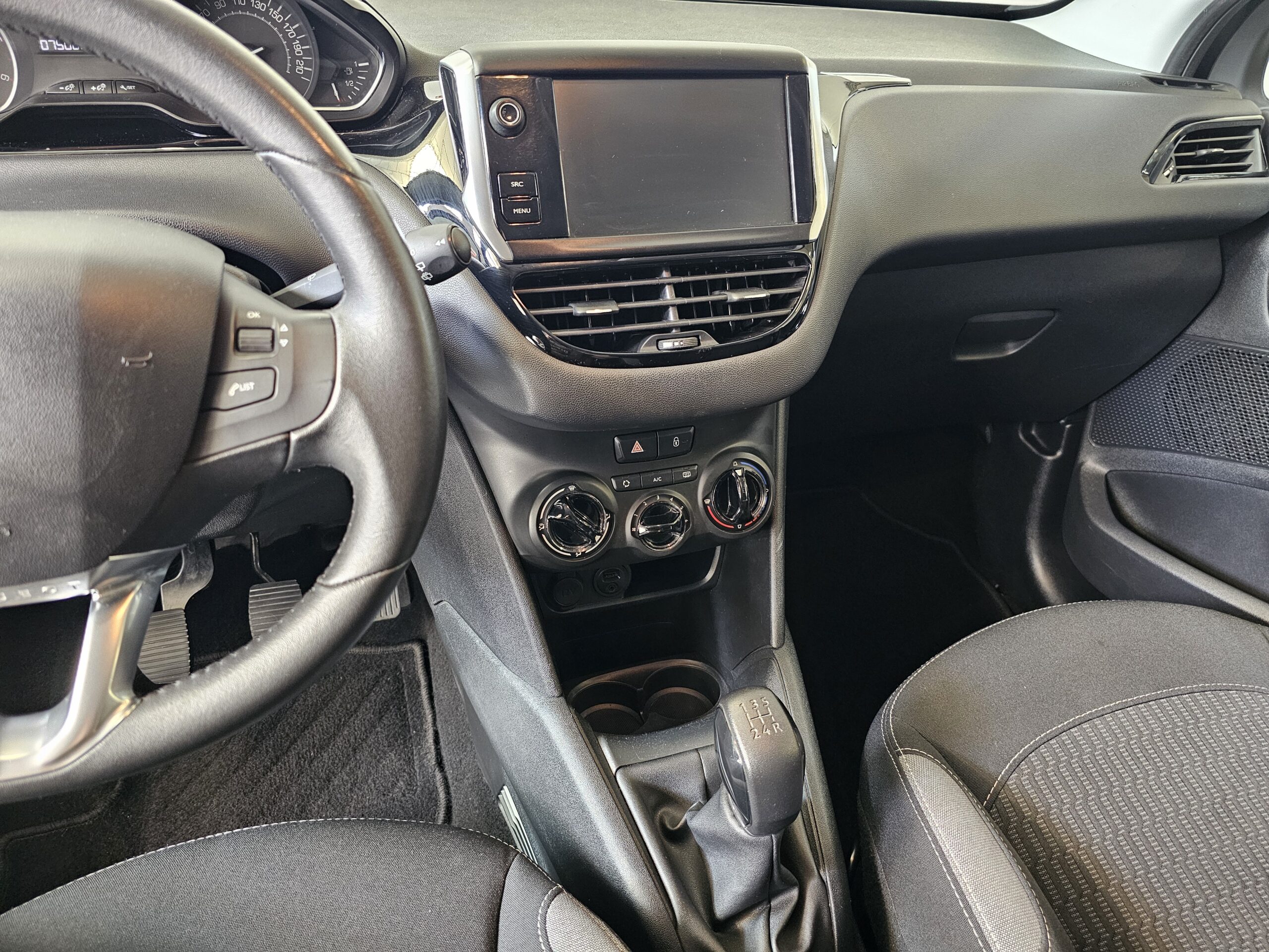 Peugeot 208 1.6 Blue-HDi Active - Imagen 24