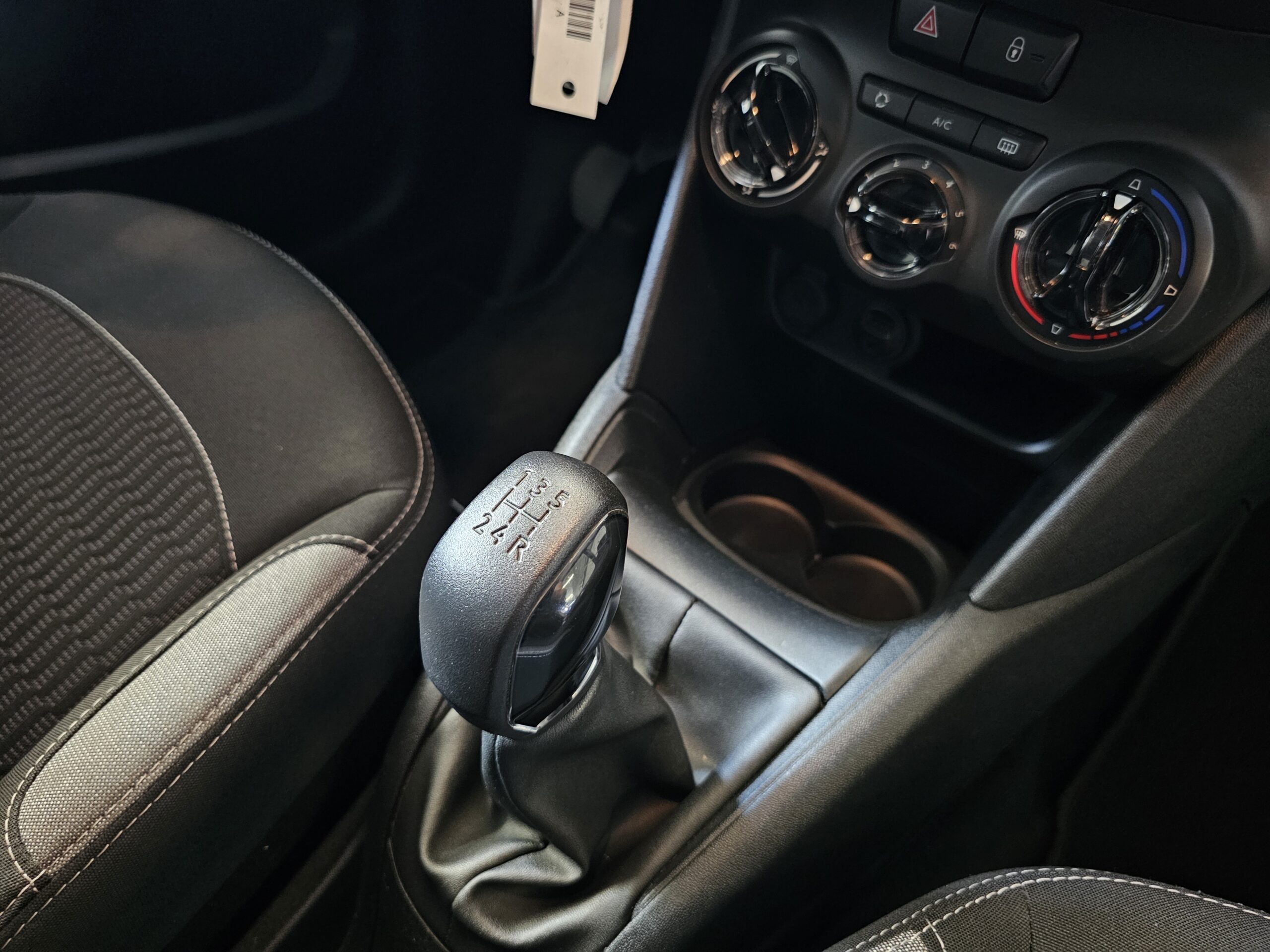 Peugeot 208 1.6 Blue-HDi Active - Imagen 36
