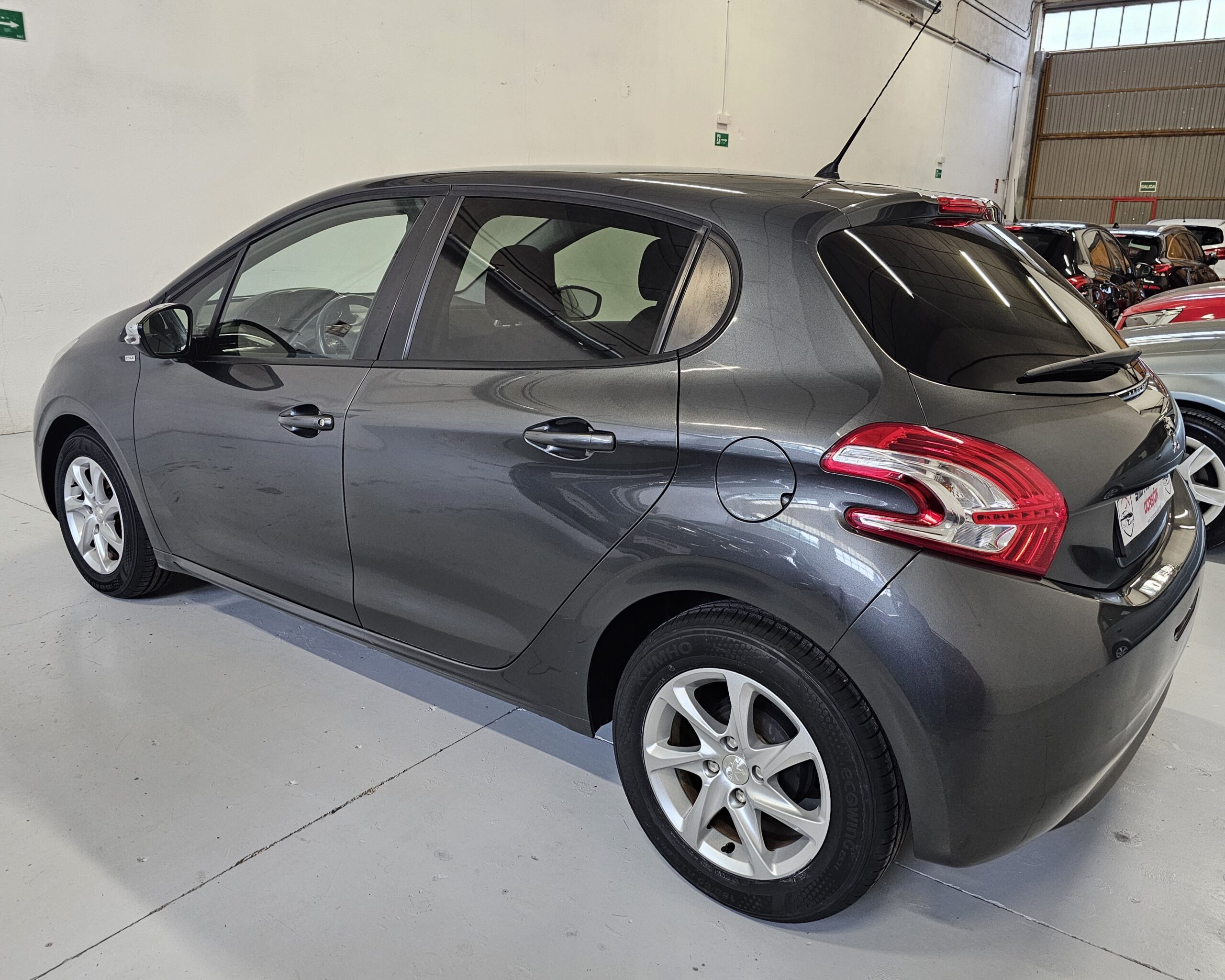 Peugeot 208 1.2 VTi Style 2014 (Gris) - Imagen 9