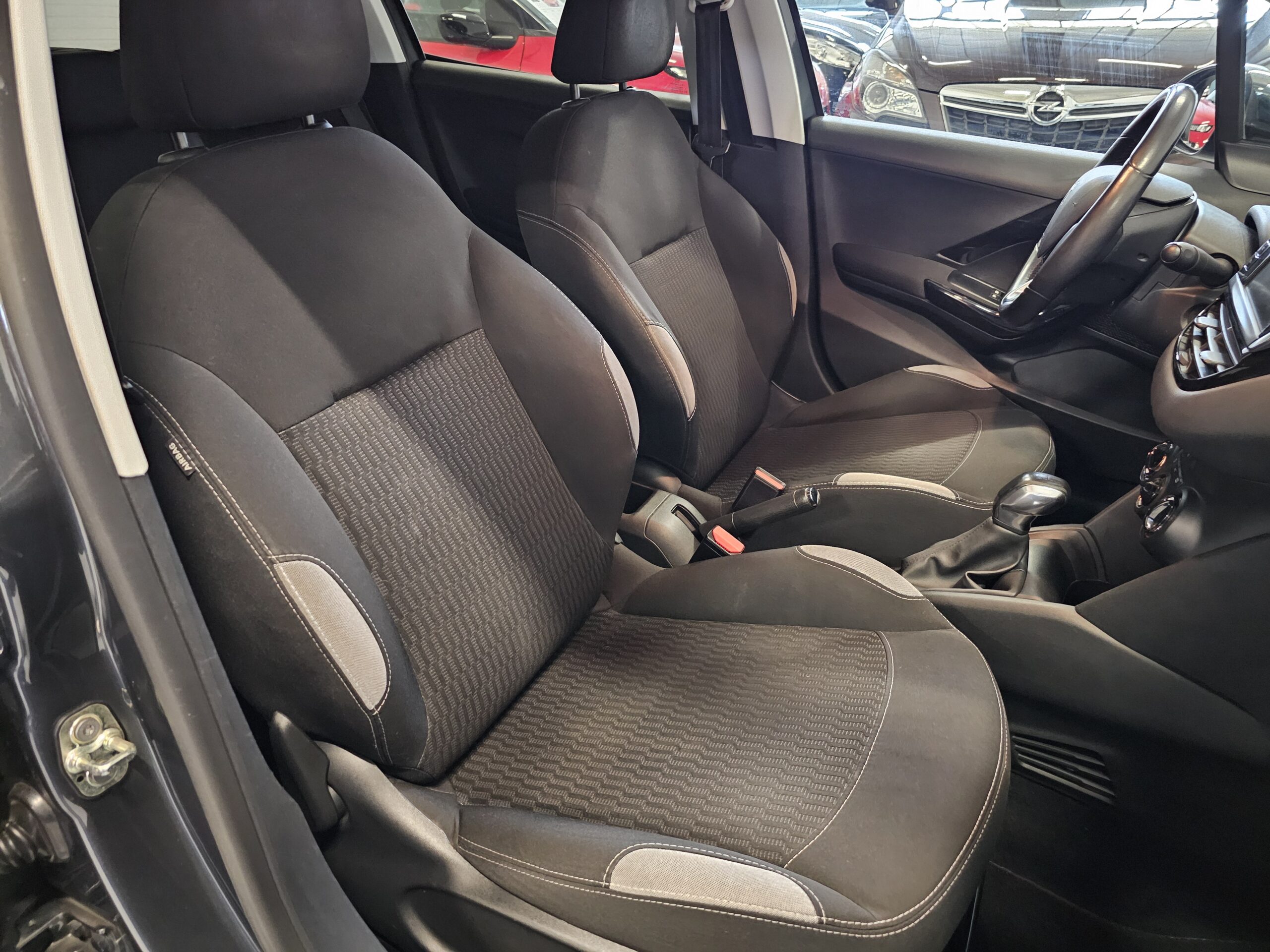 Peugeot 208 1.2 VTi Style 2014 (Gris) - Imagen 17