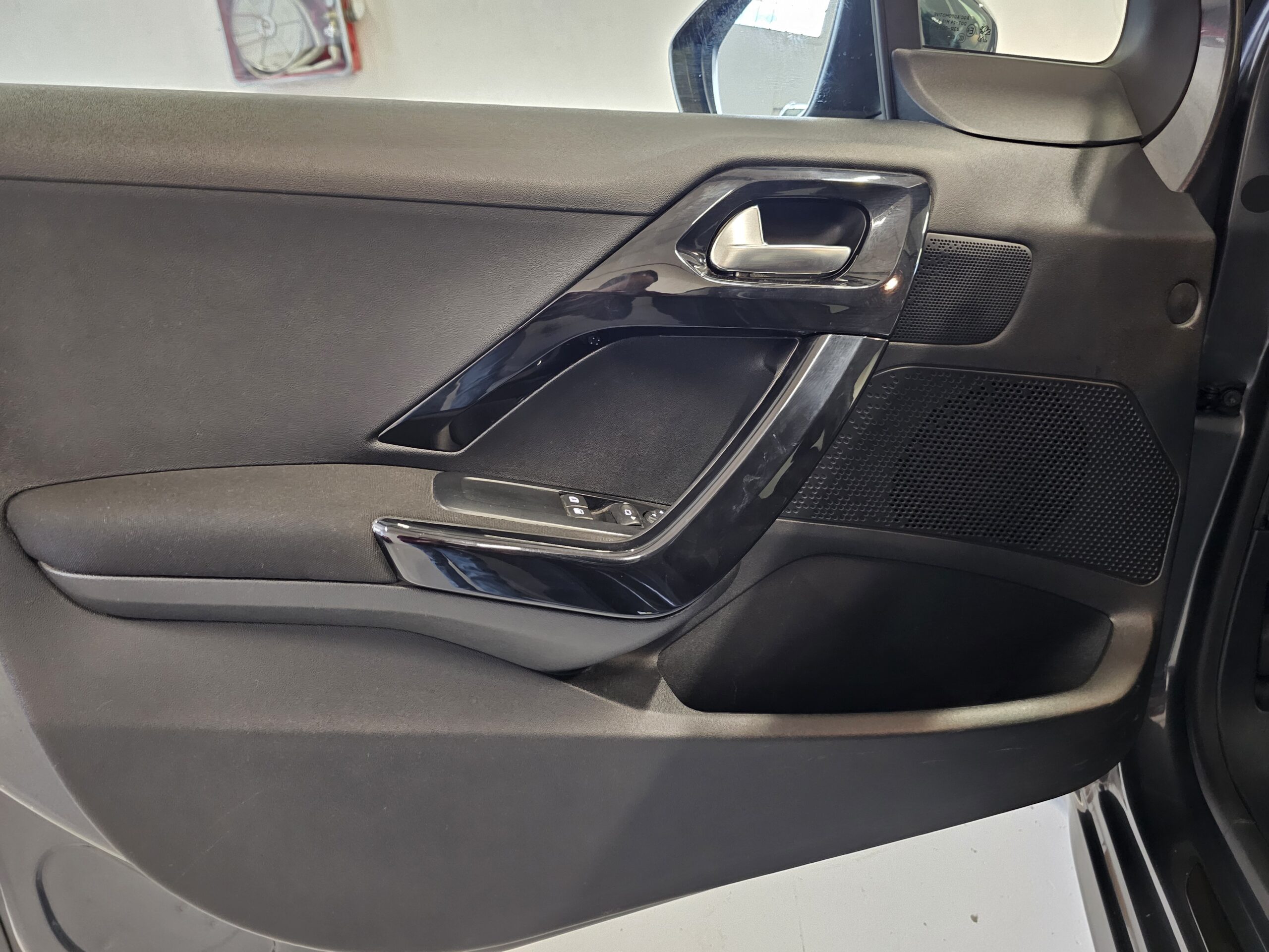 Peugeot 208 1.2 VTi Style 2014 (Gris) - Imagen 29