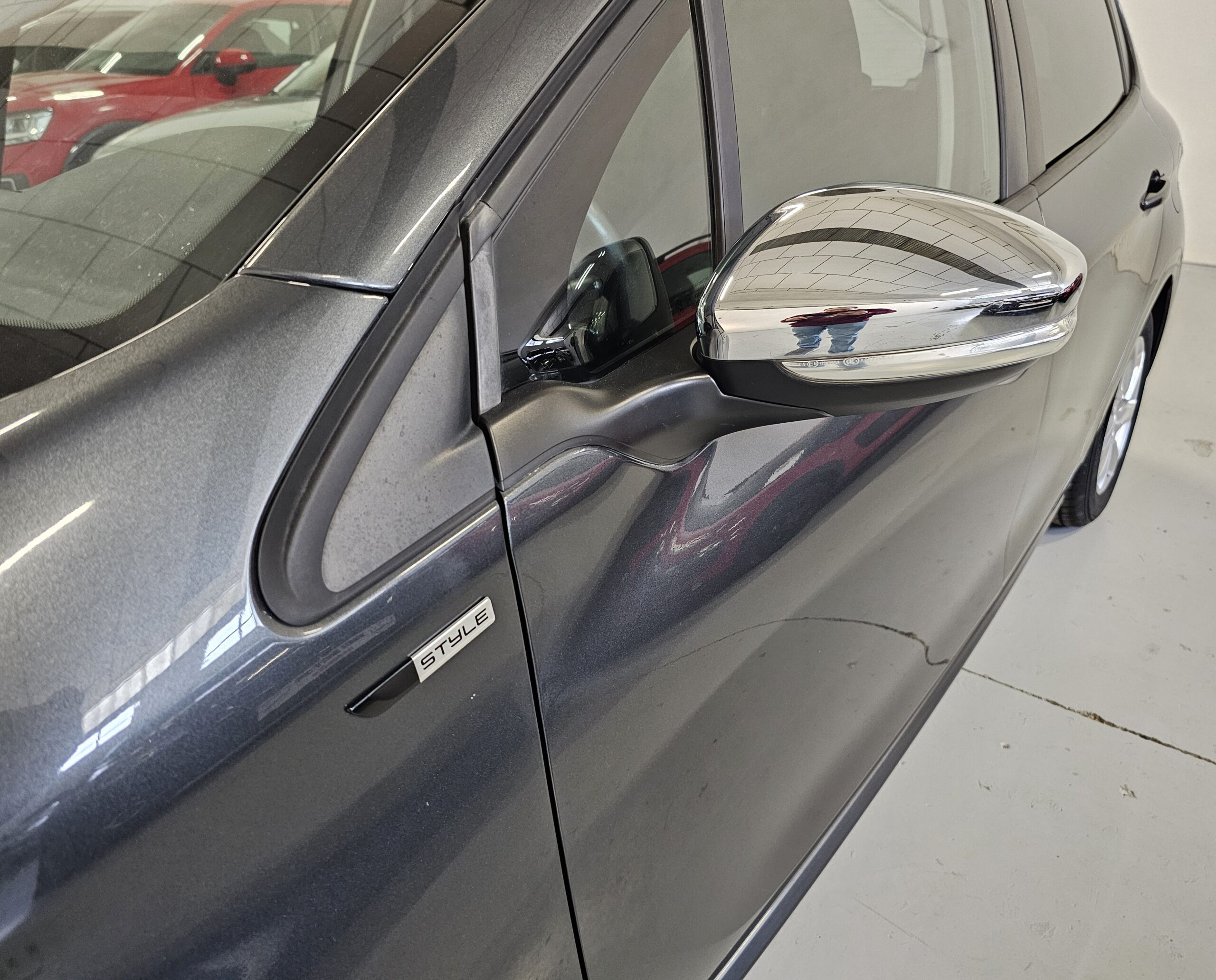 Peugeot 208 1.2 VTi Style 2014 (Gris) - Imagen 34