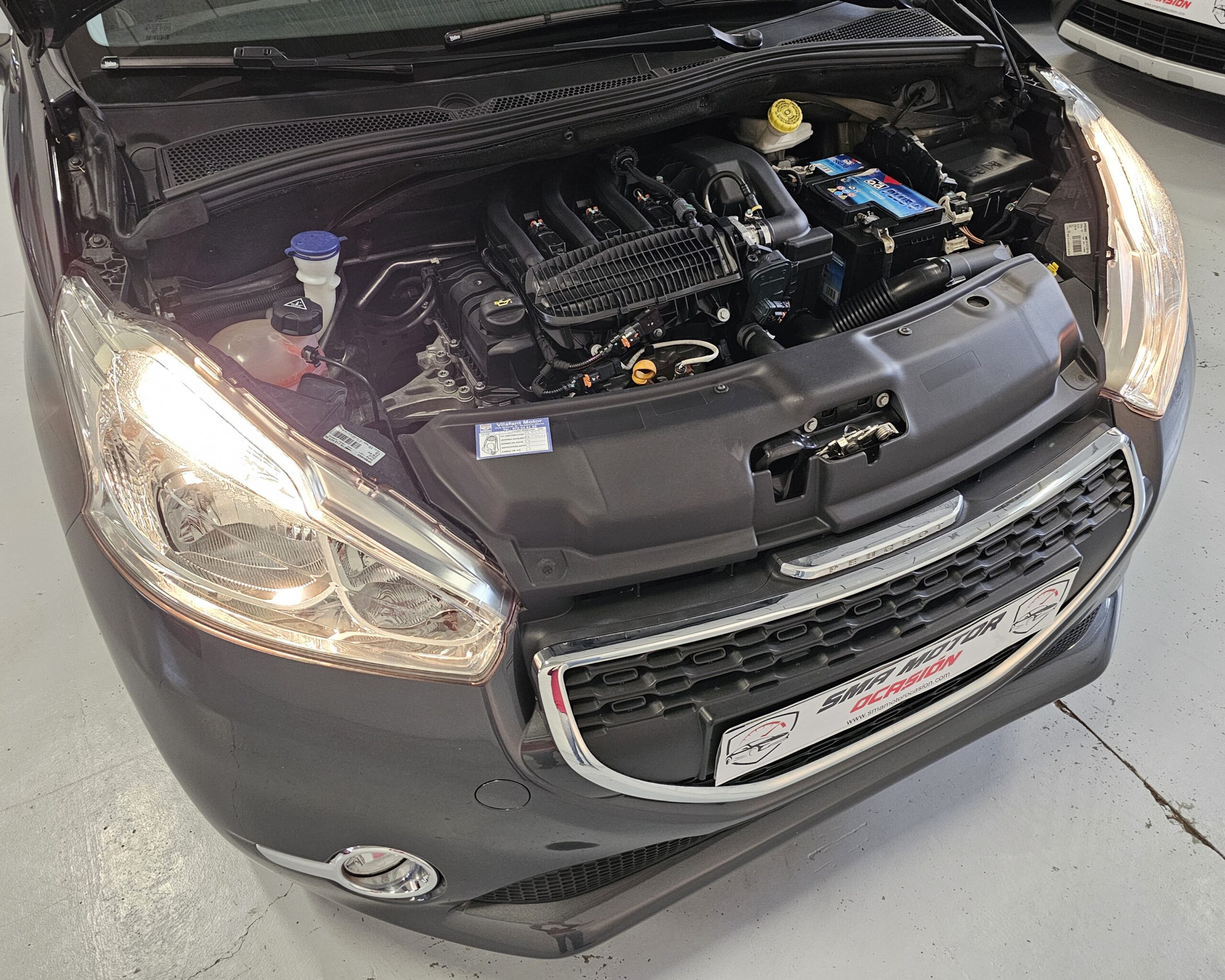 Peugeot 208 1.2 VTi Style 2014 (Gris) - Imagen 38