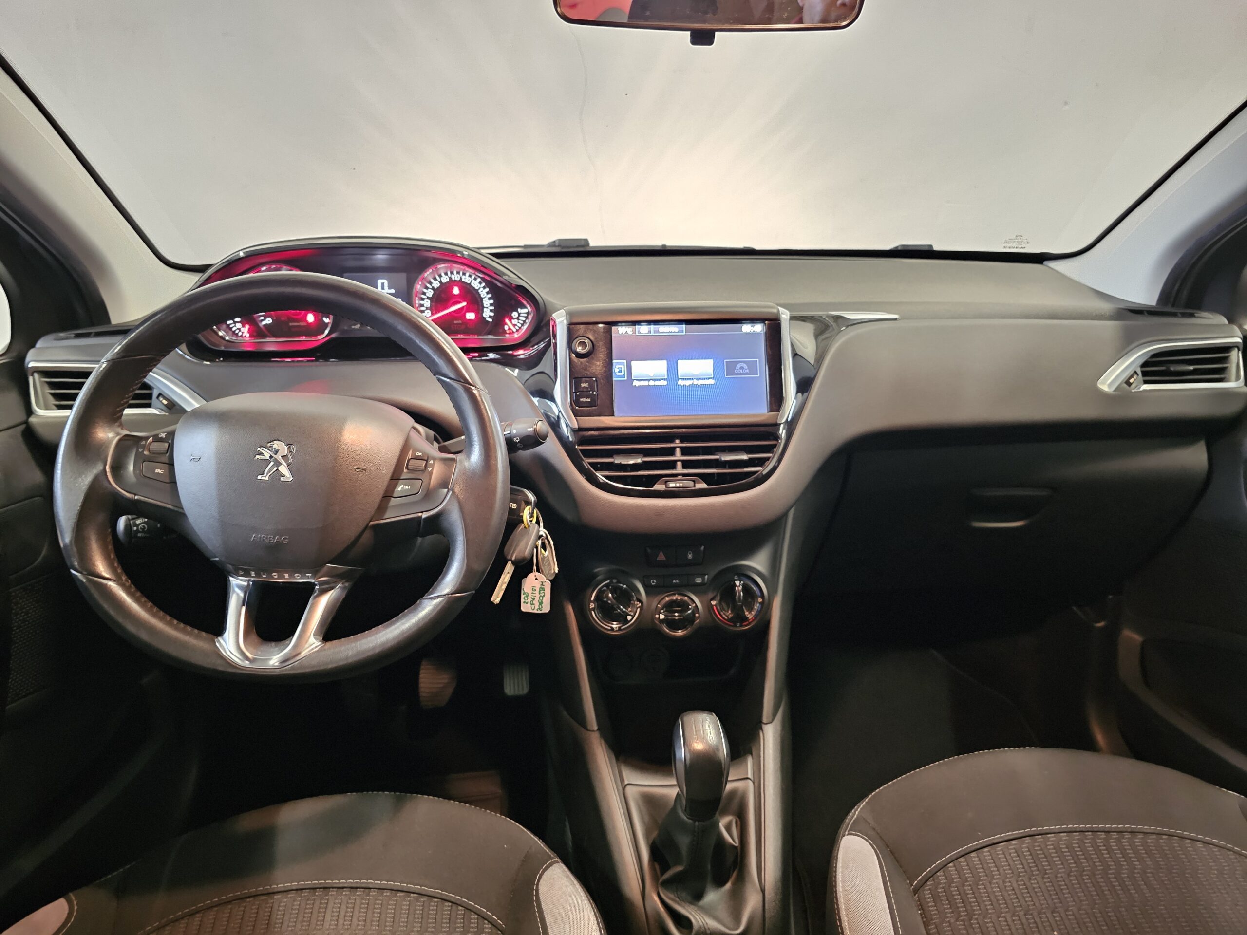 Peugeot 208 1.2 VTi Style 2014 (Gris) - Imagen 45