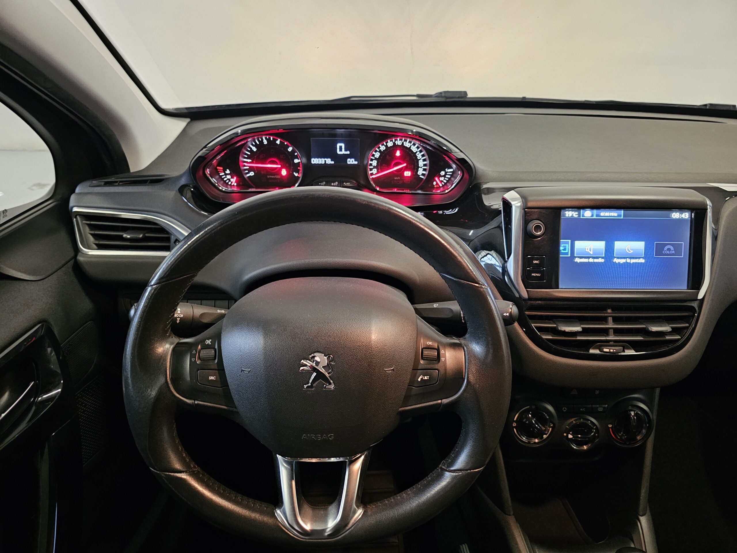 Peugeot 208 1.2 VTi Style 2014 (Gris) - Imagen 46