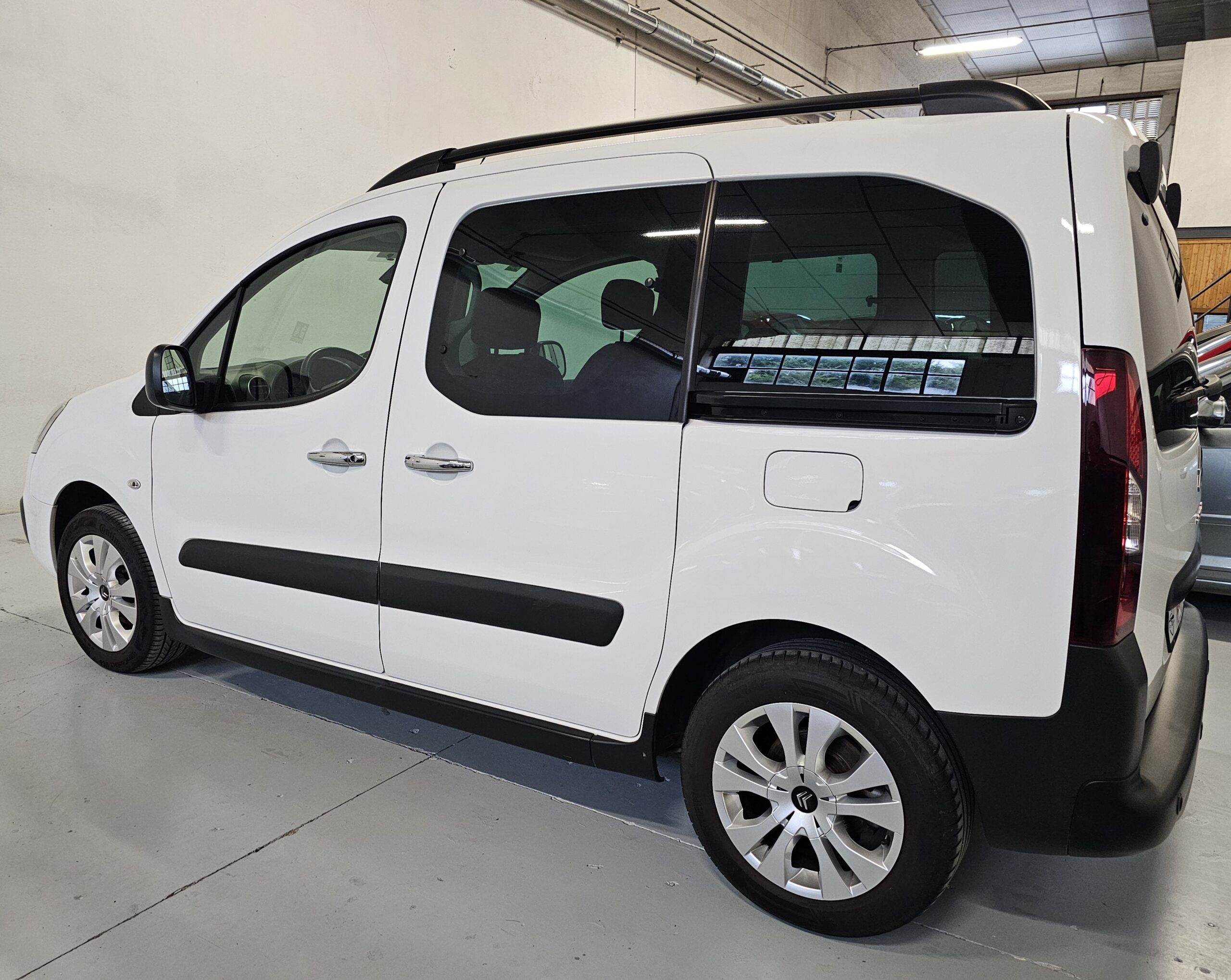 Citroen Berlingo 1.2 110CV MULTISPACE ***(EDICION ESPECIAL 20 ANIVERSARIO)*** - Imagen 9