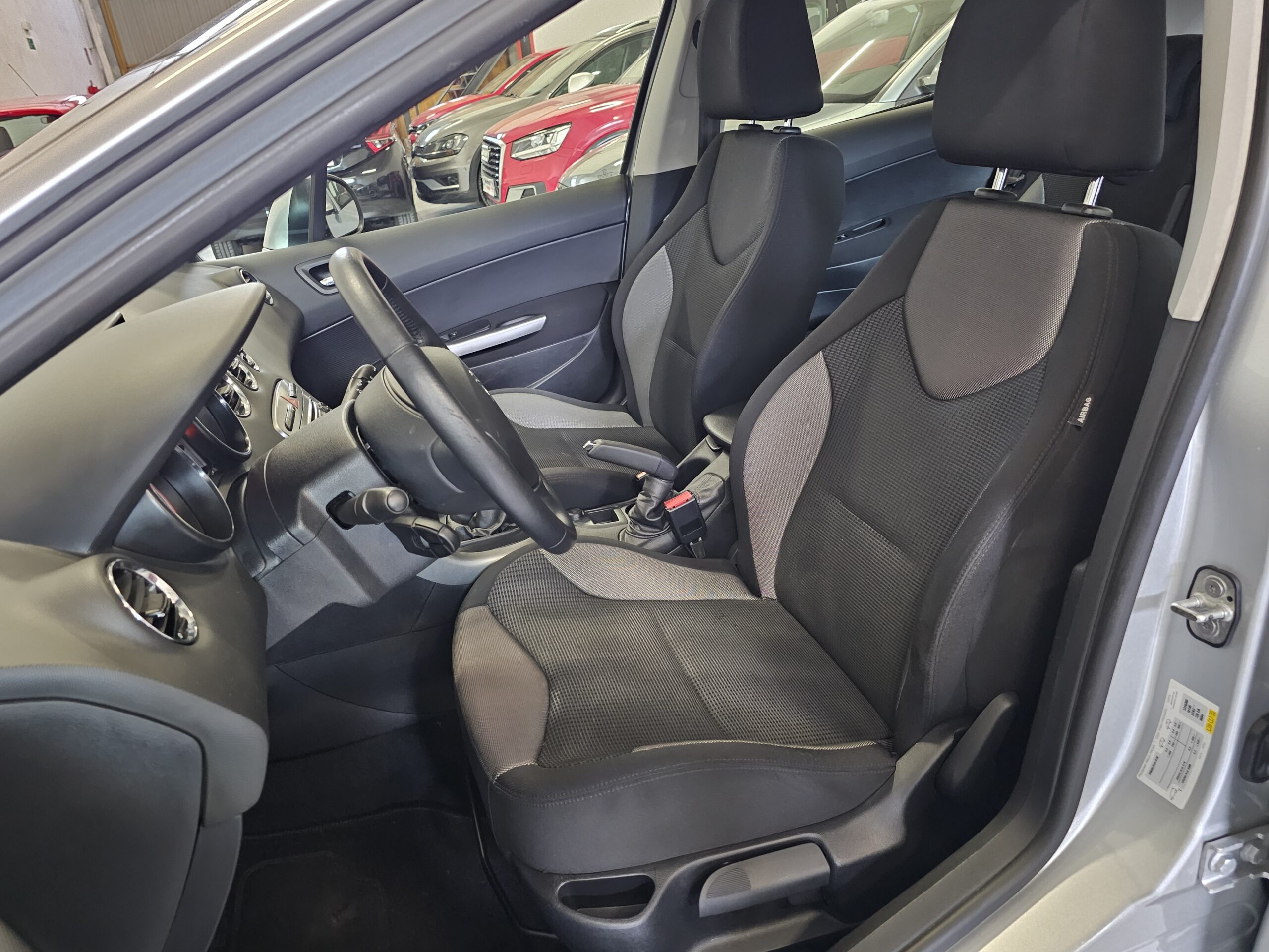 Peugeot 308 1.6 e-HDi Active - Imagen 15