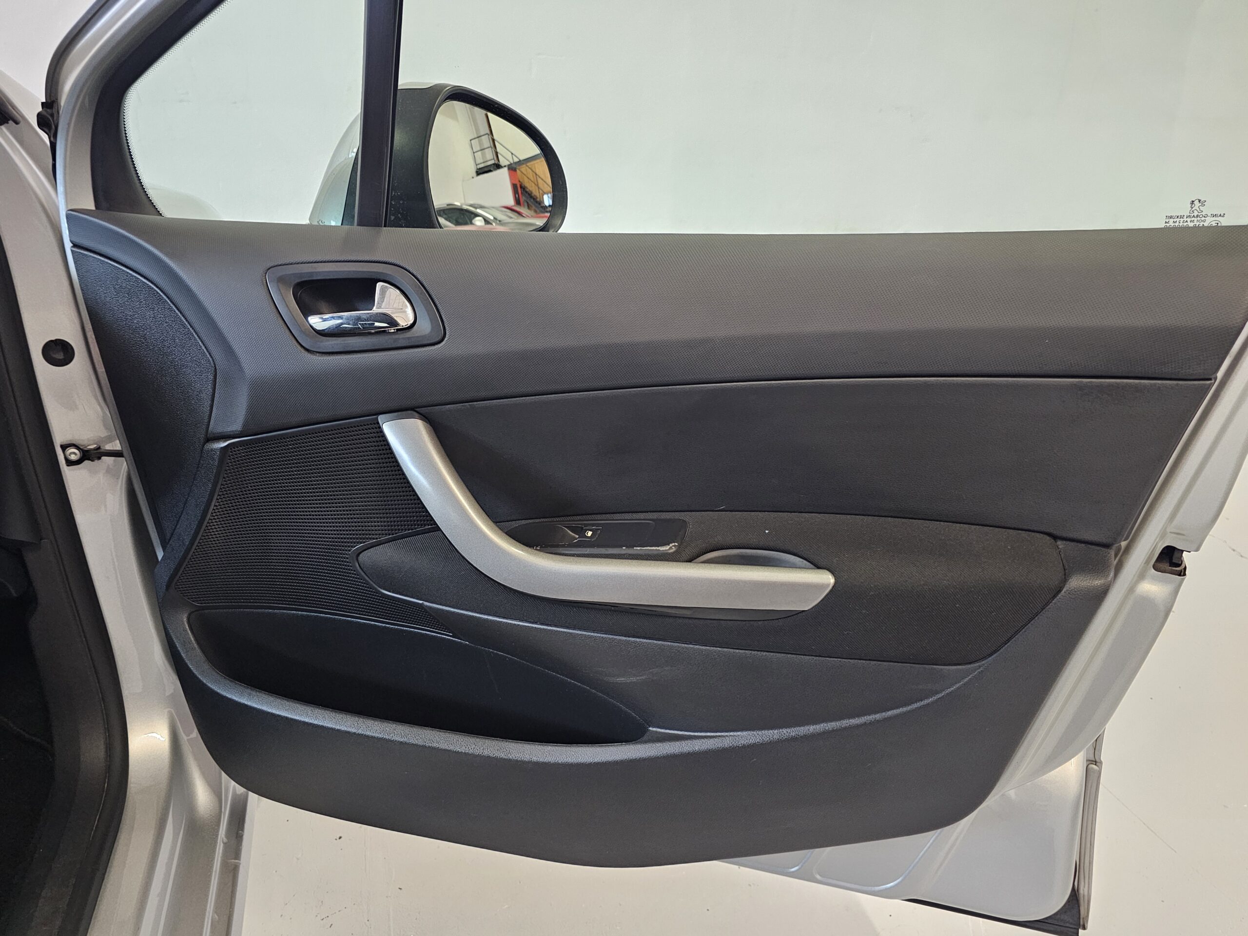 Peugeot 308 1.6 e-HDi Active - Imagen 19