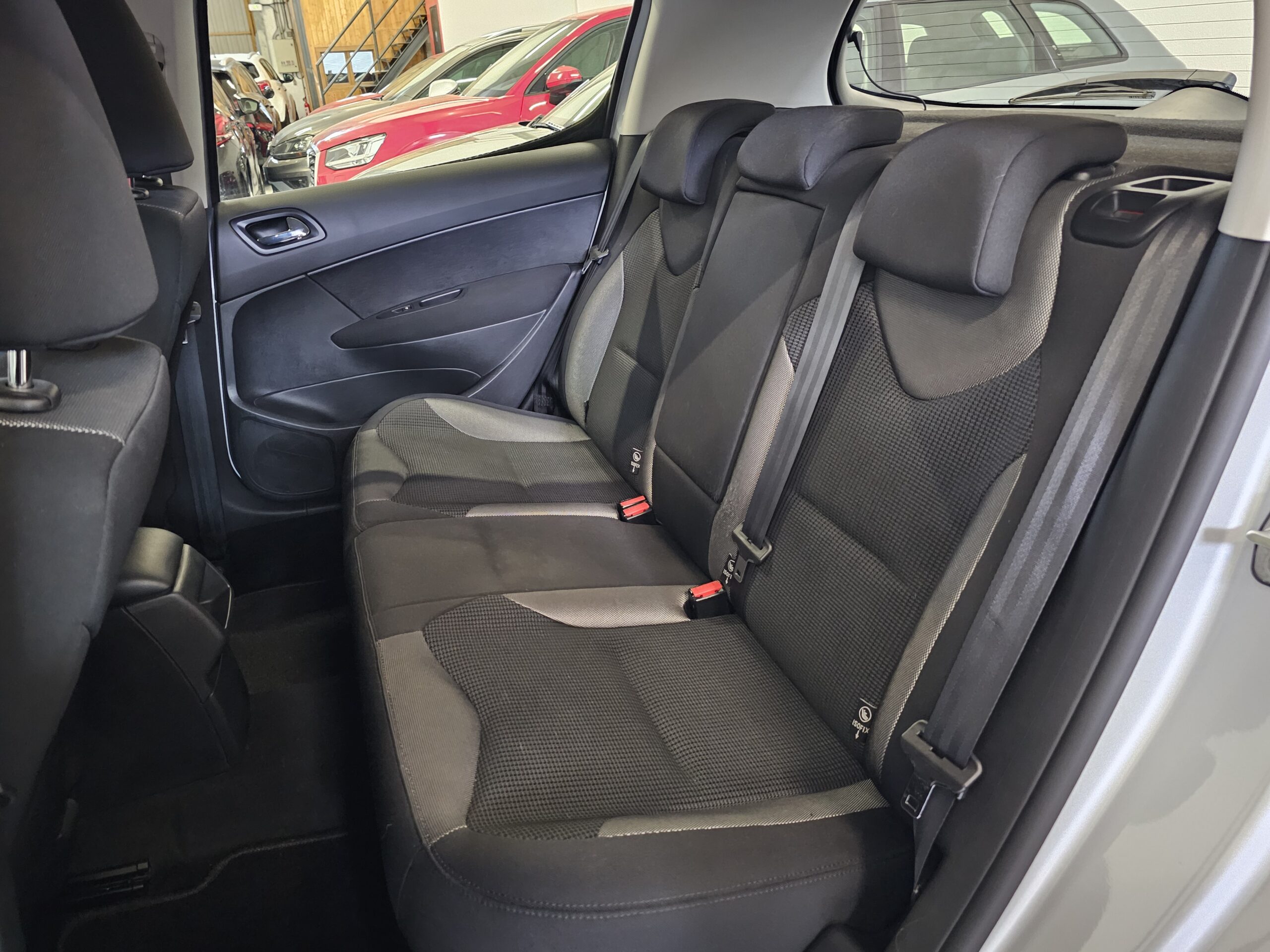 Peugeot 308 1.6 e-HDi Active - Imagen 21