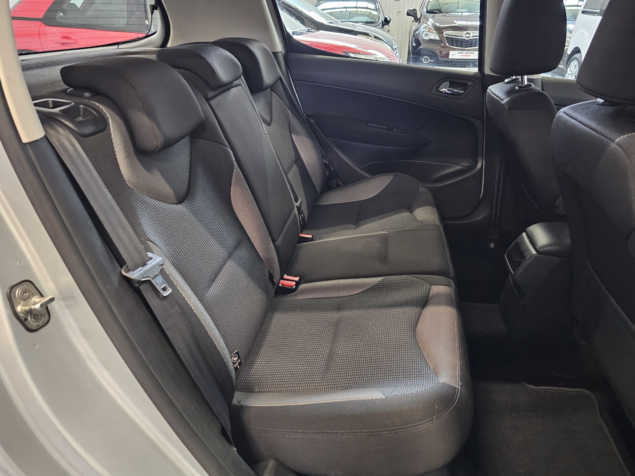 Peugeot 308 1.6 e-HDi Active - Imagen 23