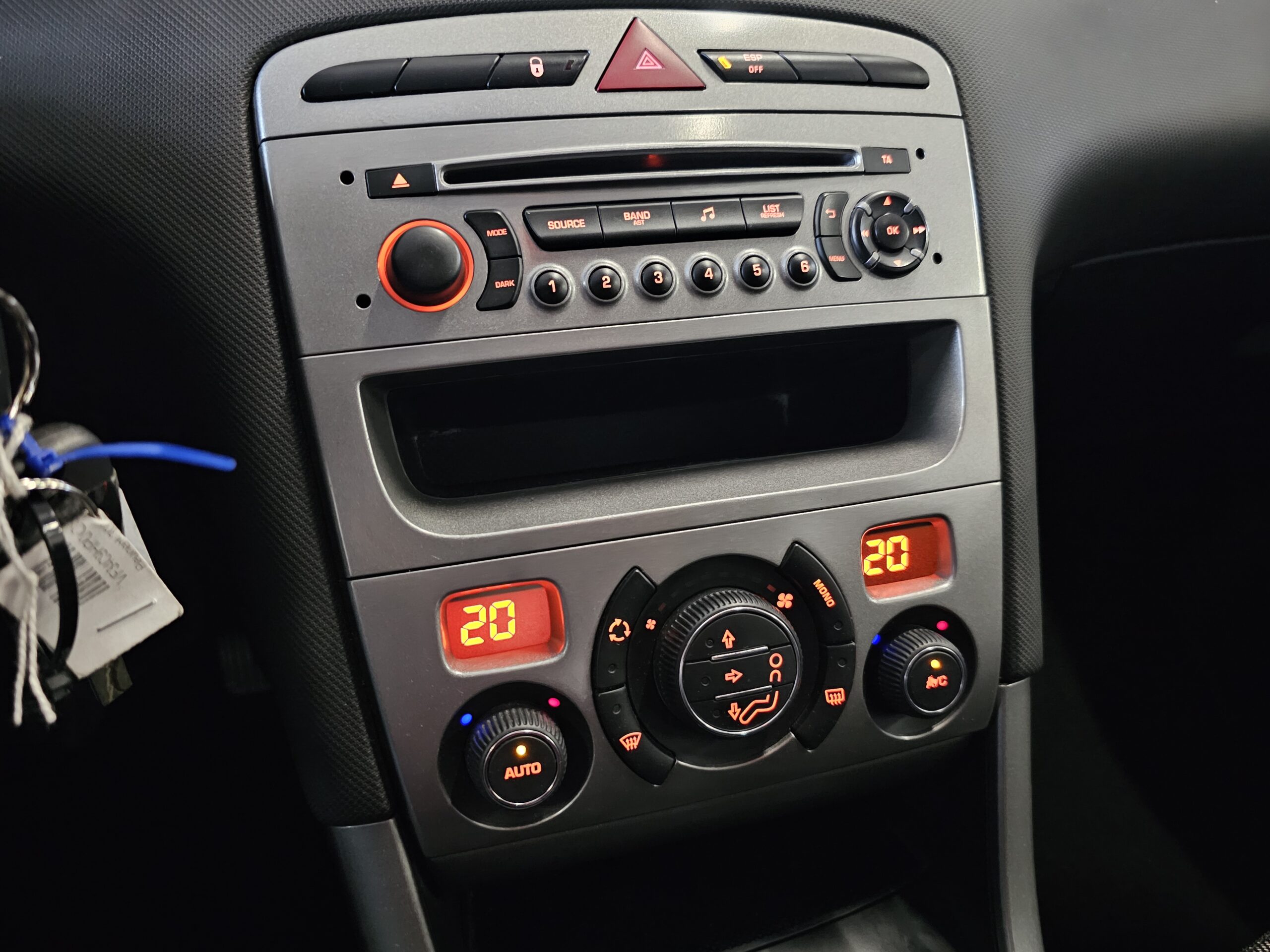Peugeot 308 1.6 e-HDi Active - Imagen 35
