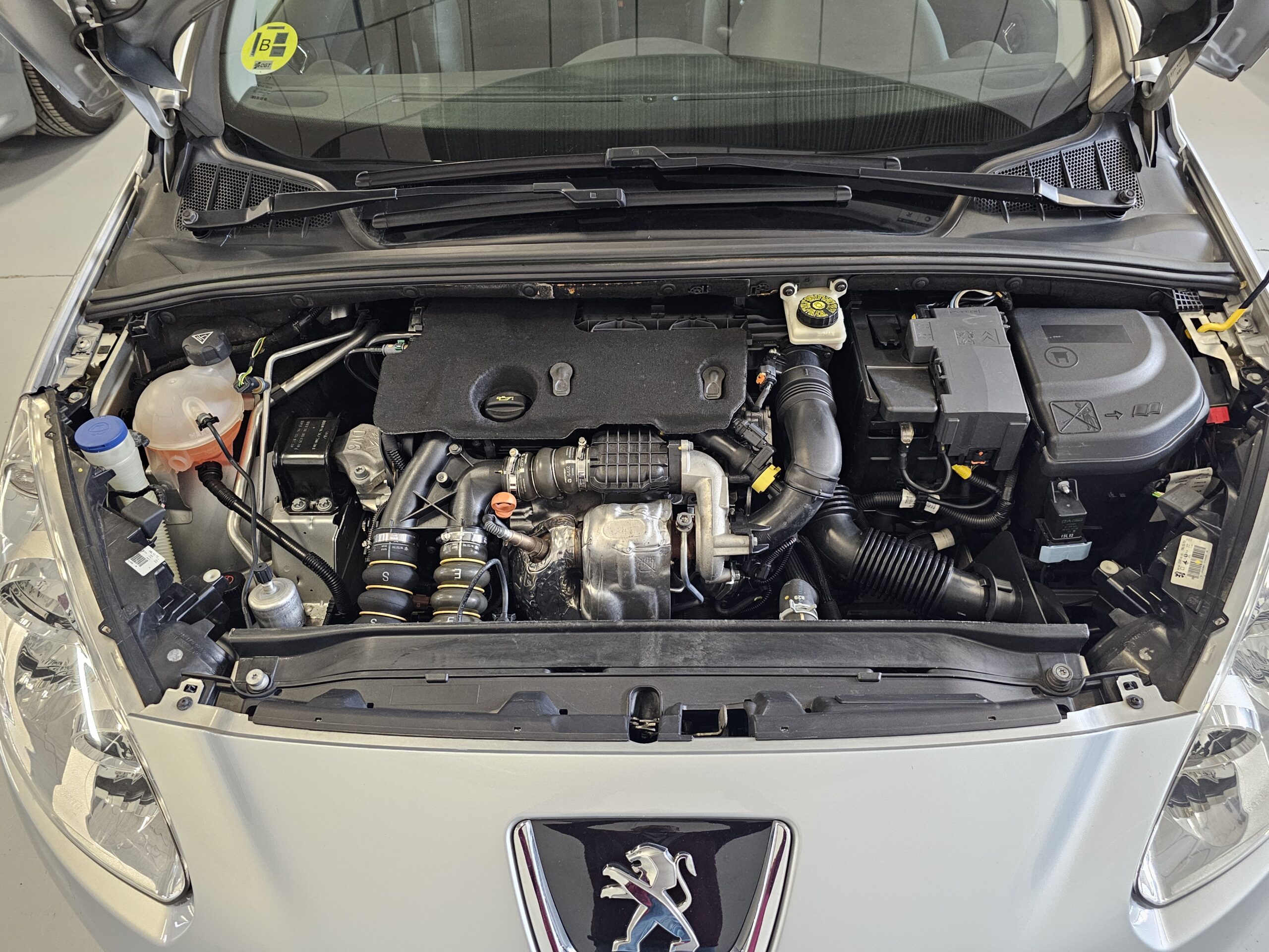 Peugeot 308 1.6 e-HDi Active - Imagen 37