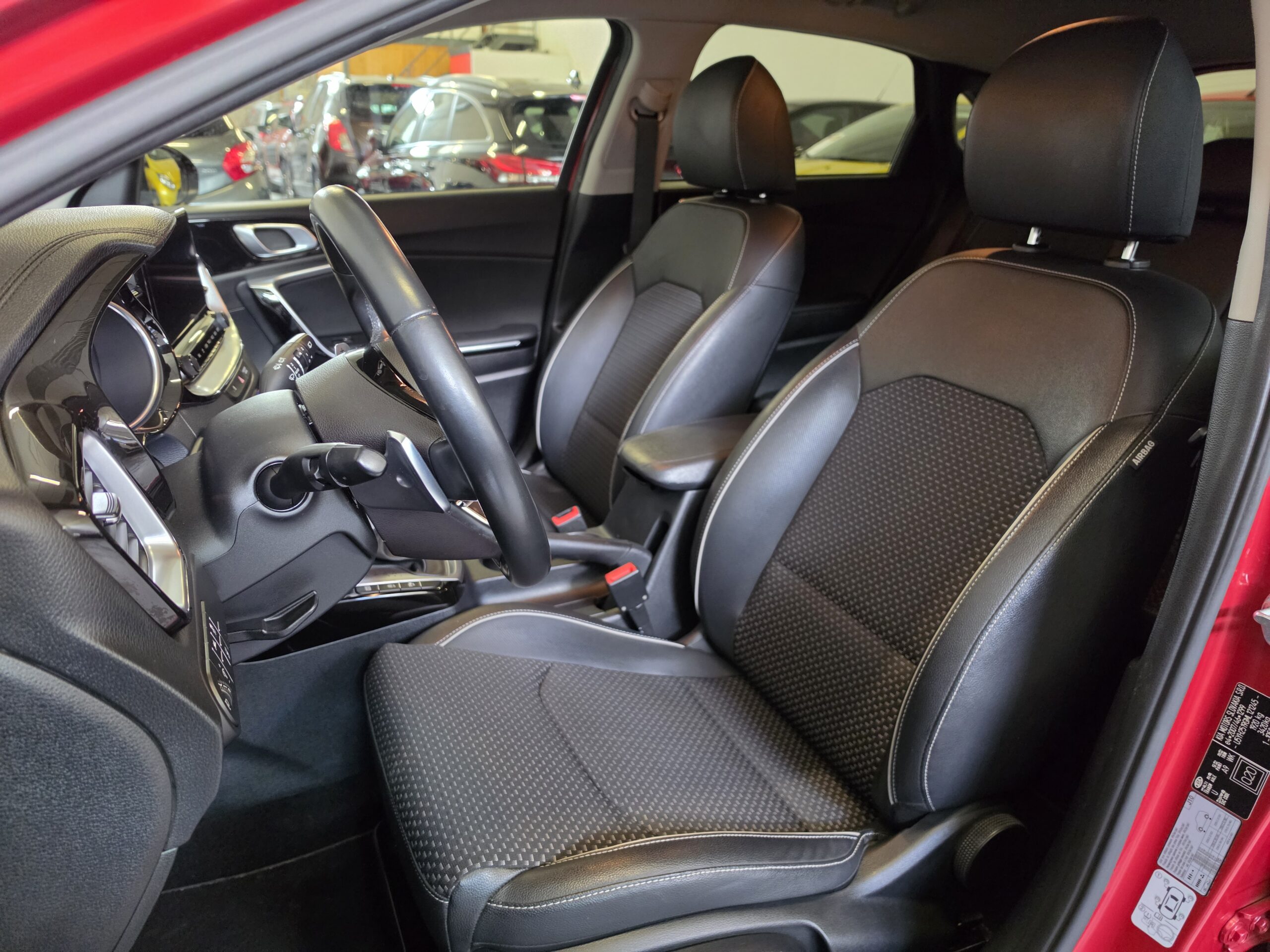 Kia cee'd 1.6 CRDi Mild-Hybrid Tech - Imagen 24