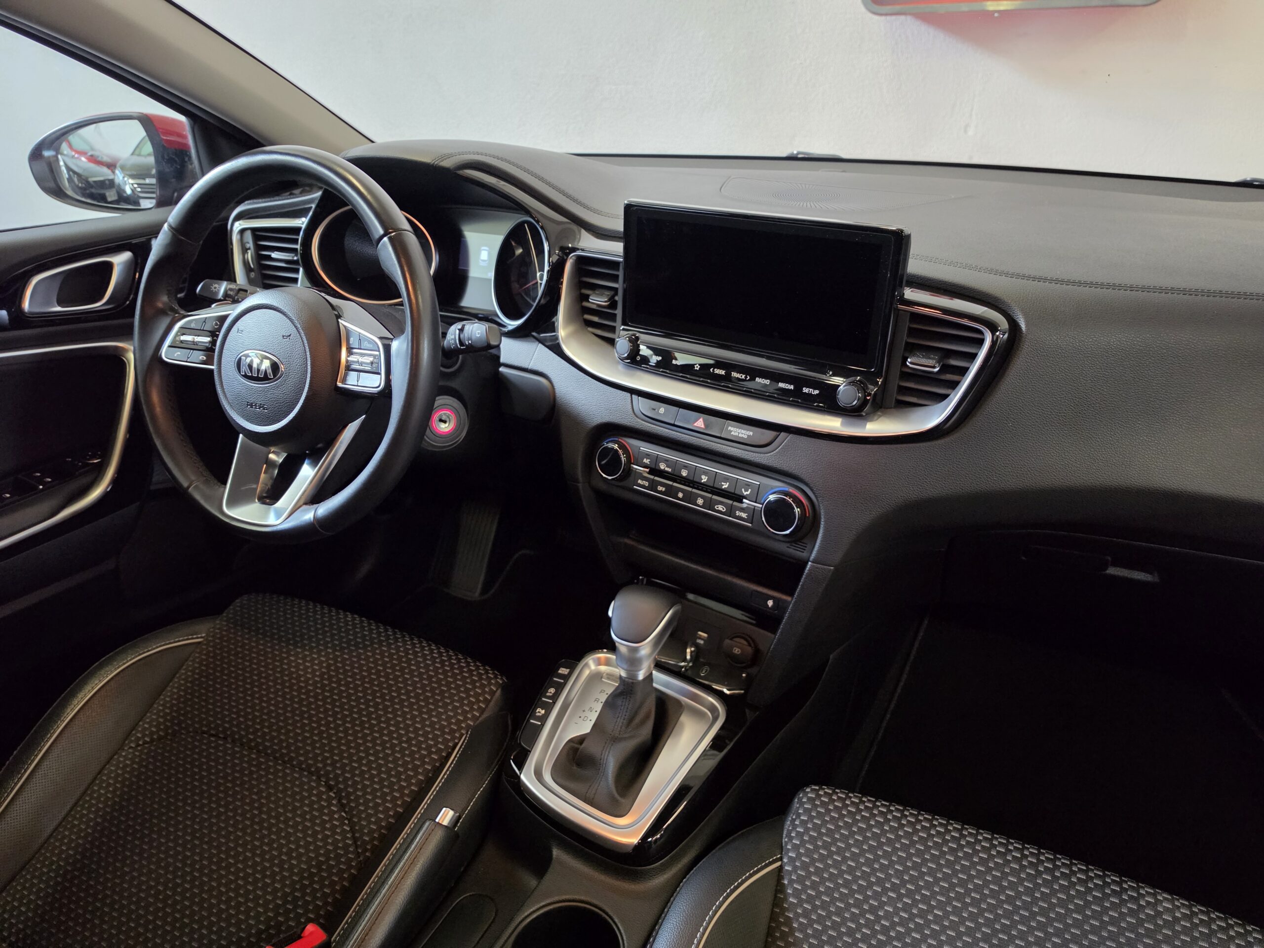 Kia cee'd 1.6 CRDi Mild-Hybrid Tech - Imagen 25