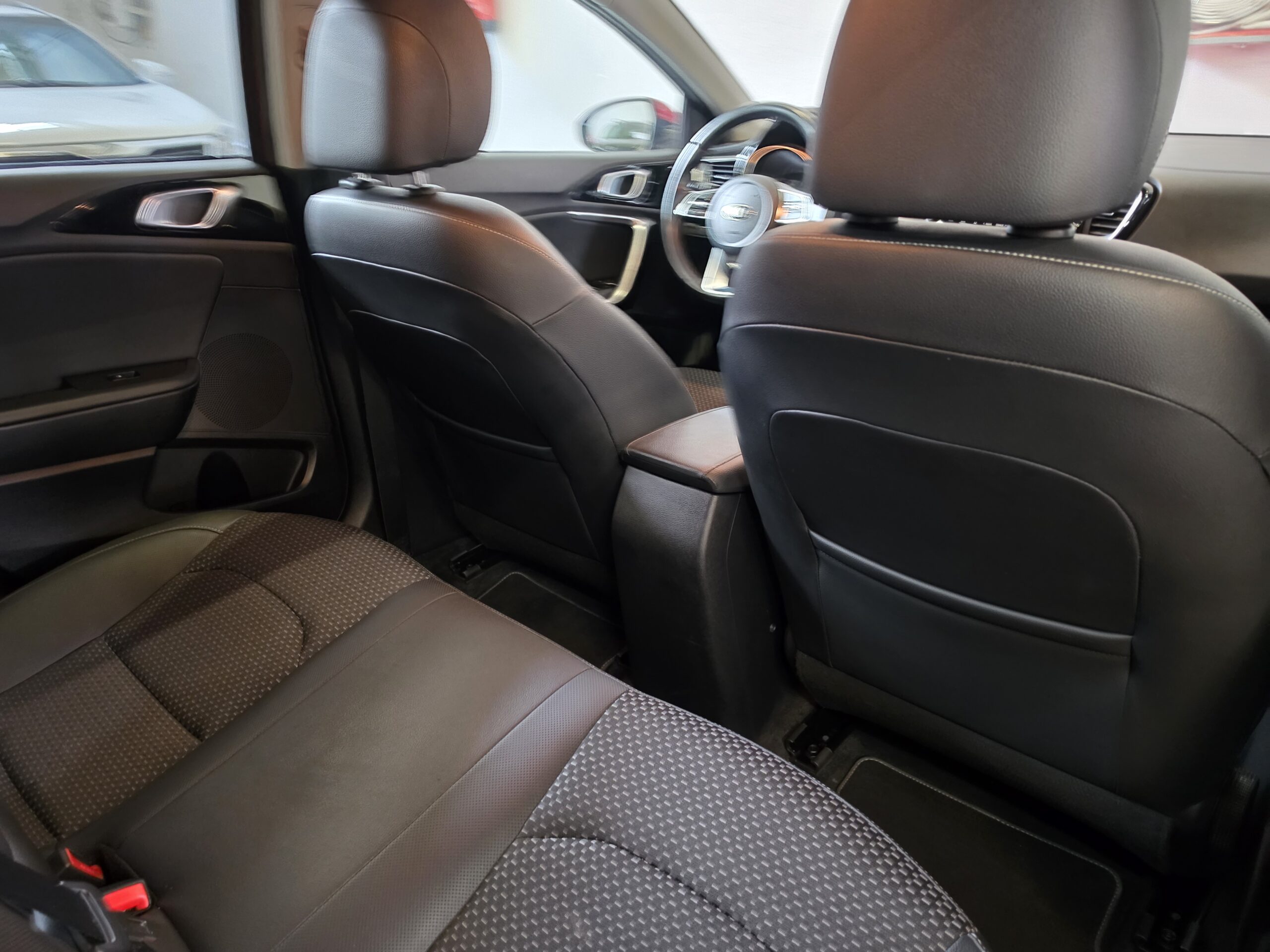 Kia cee'd 1.6 CRDi Mild-Hybrid Tech - Imagen 31