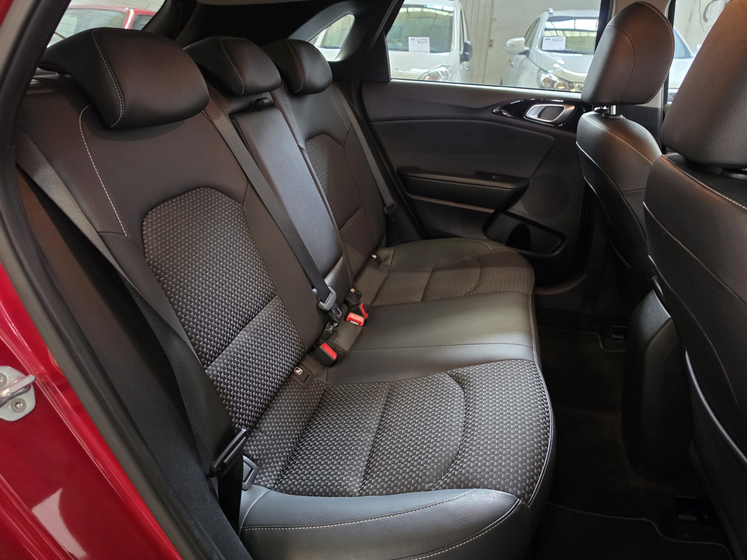 Kia cee'd 1.6 CRDi Mild-Hybrid Tech - Imagen 32