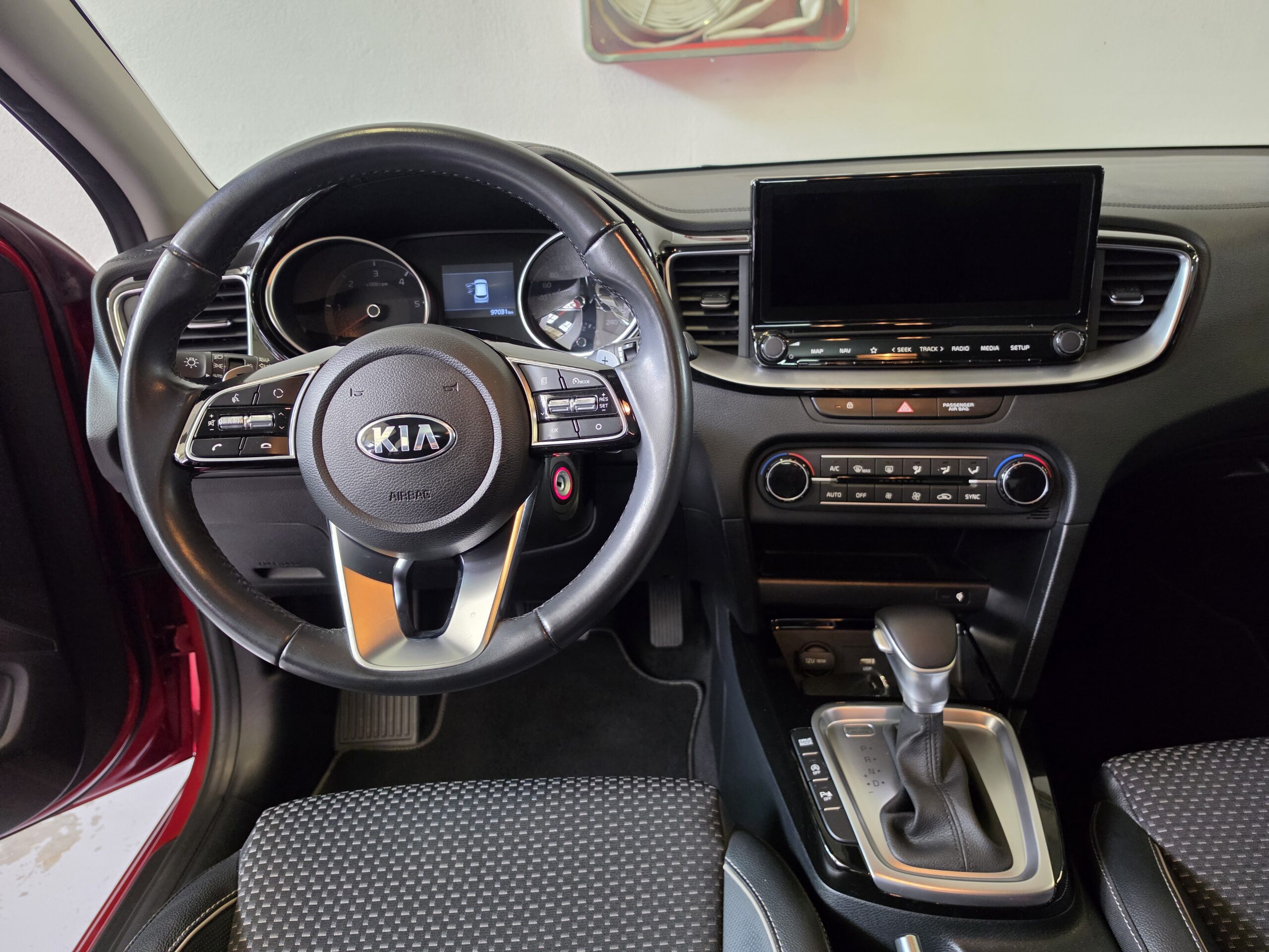 Kia cee'd 1.6 CRDi Mild-Hybrid Tech - Imagen 38