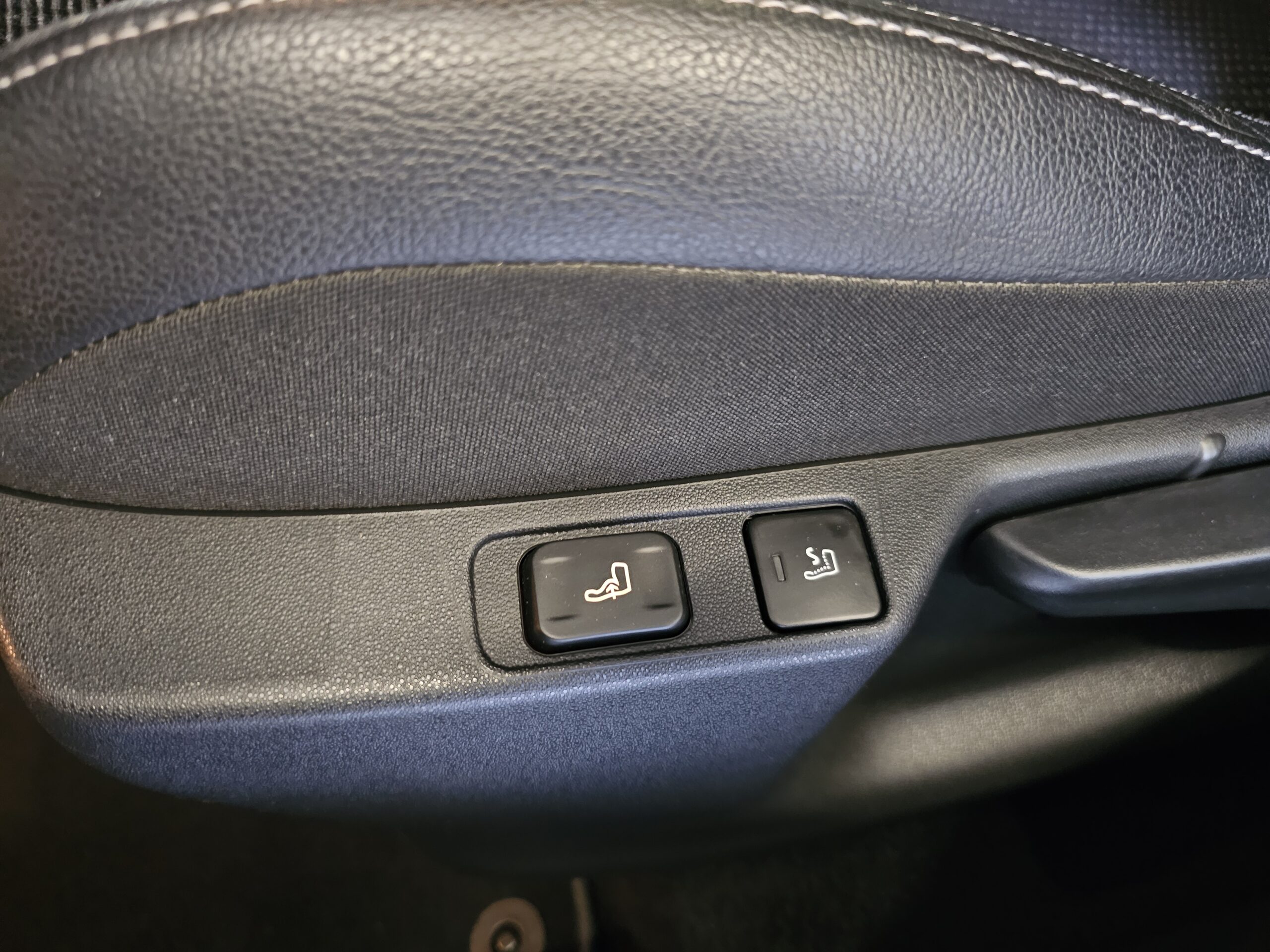 Citroen C4 1.6 eHDi CMP Exclusive - Imagen 29