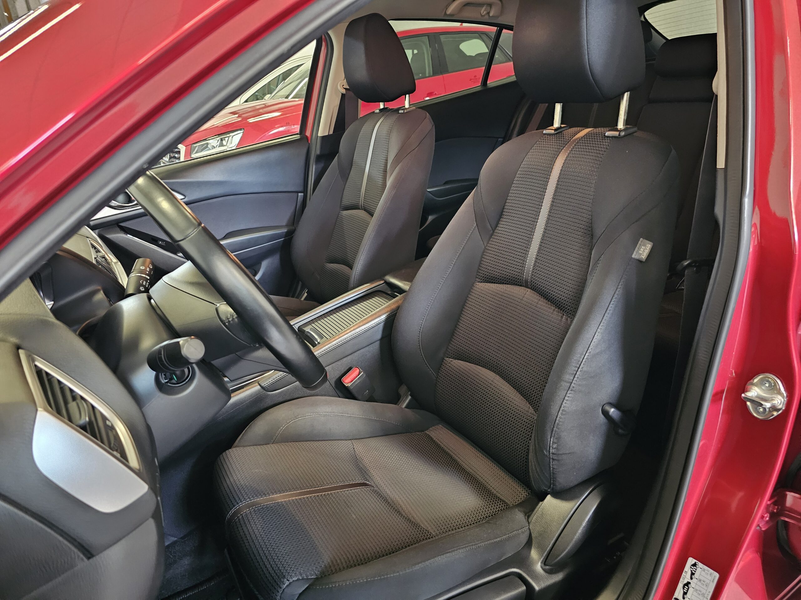 Mazda 3 2.2 Turbodiesel Black Tech Edition - Imagen 16
