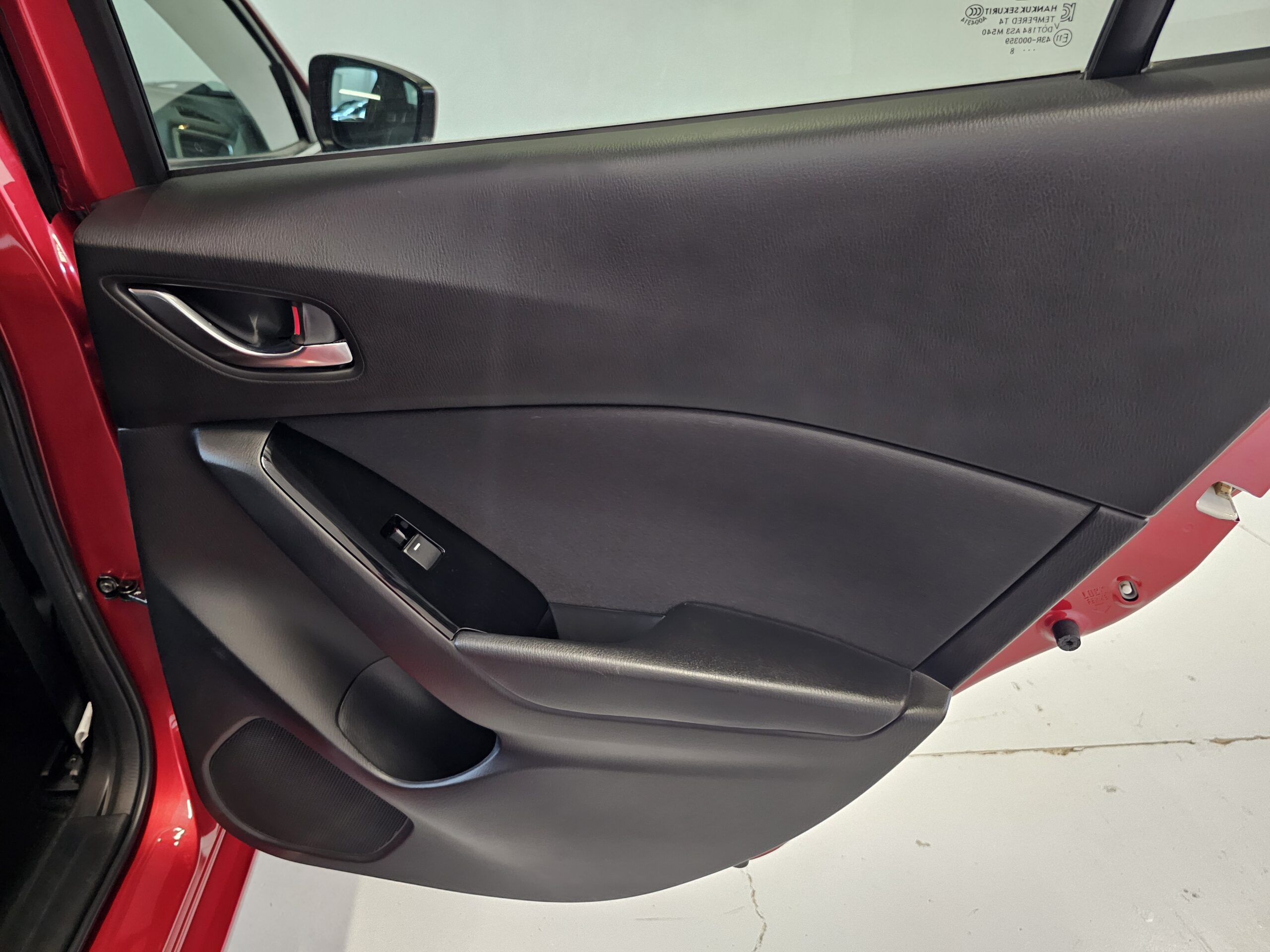 Mazda 3 2.2 Turbodiesel Black Tech Edition - Imagen 23